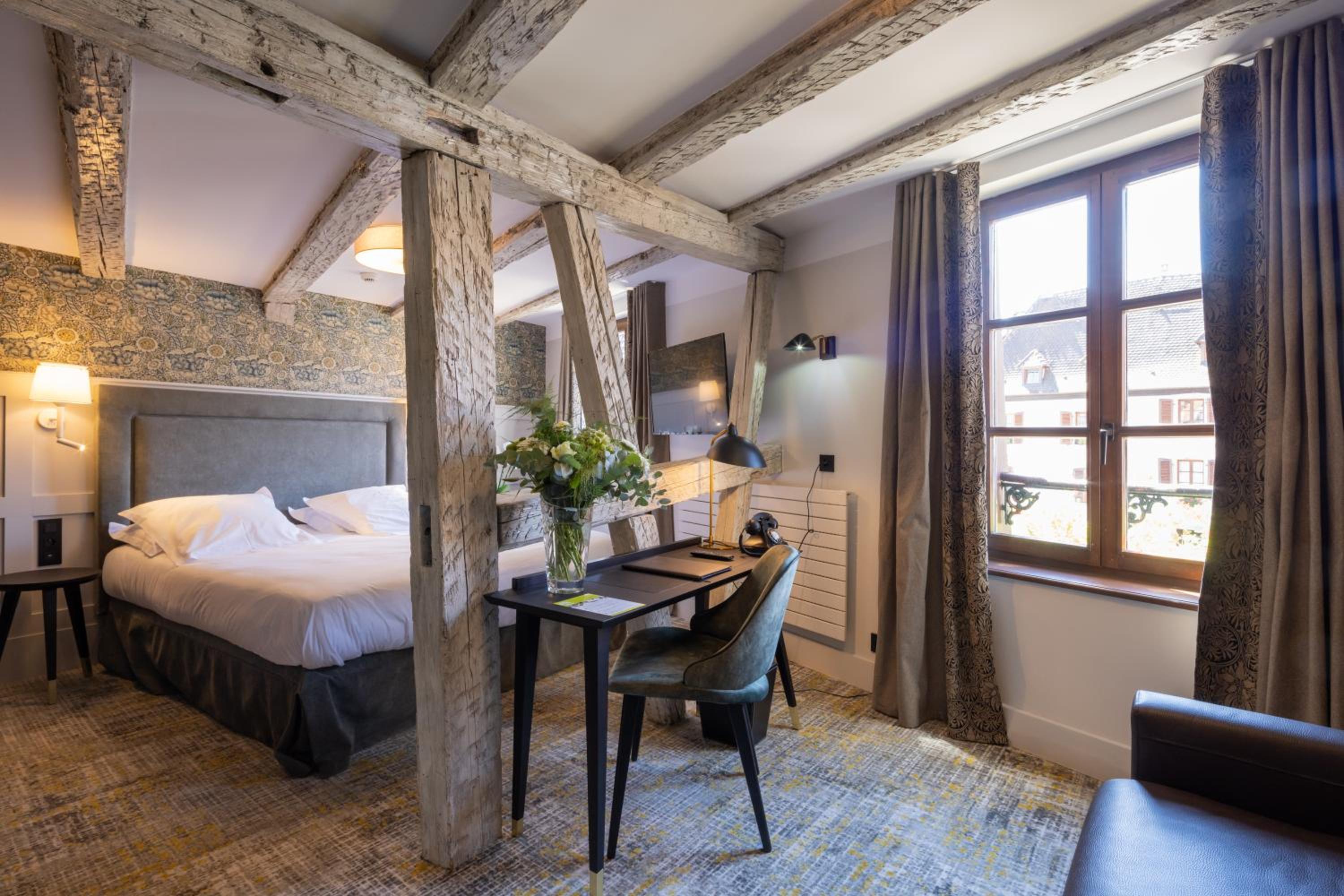 Suite with Spa Bath photo 1