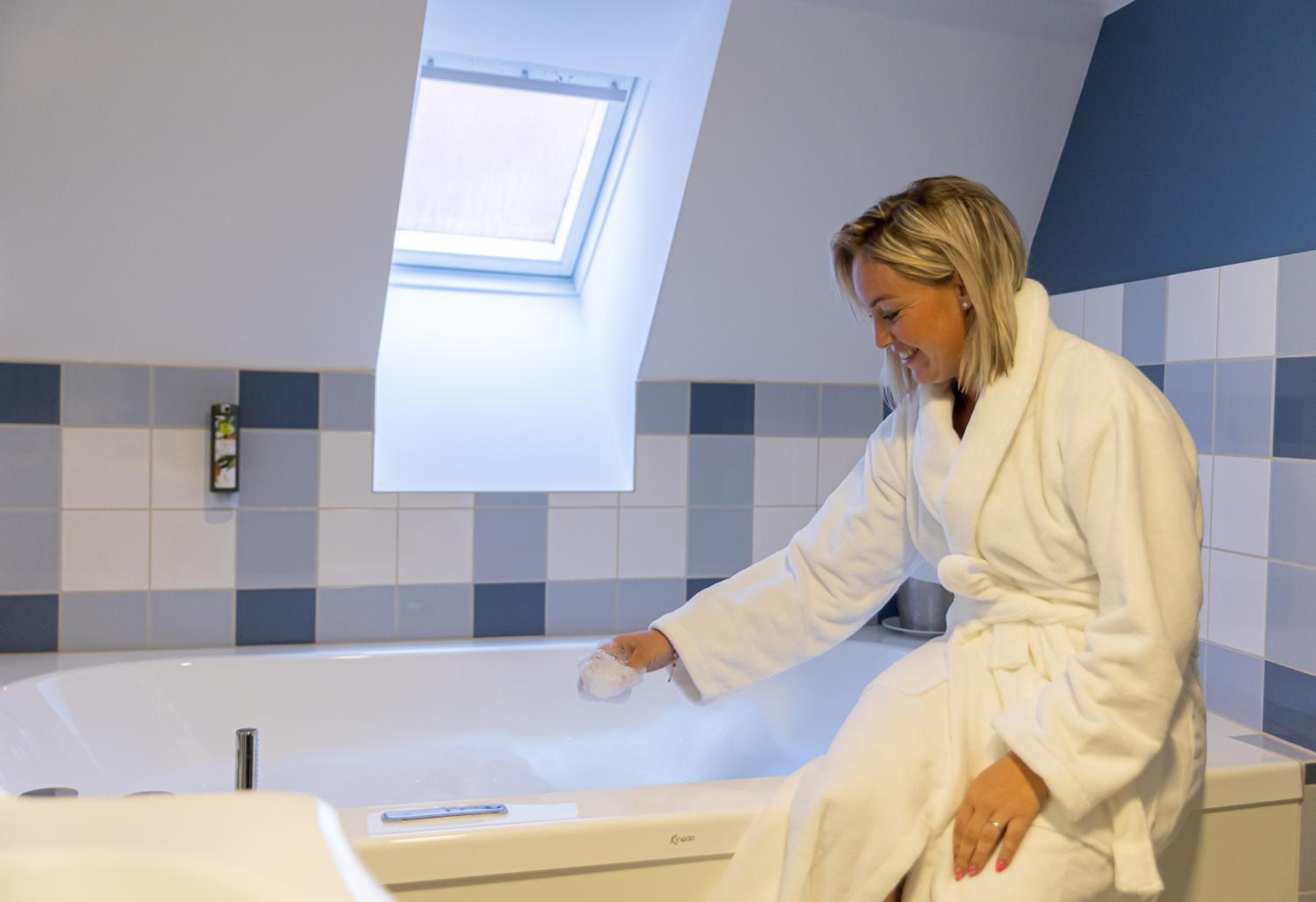 Suite with Spa Bath photo 3
