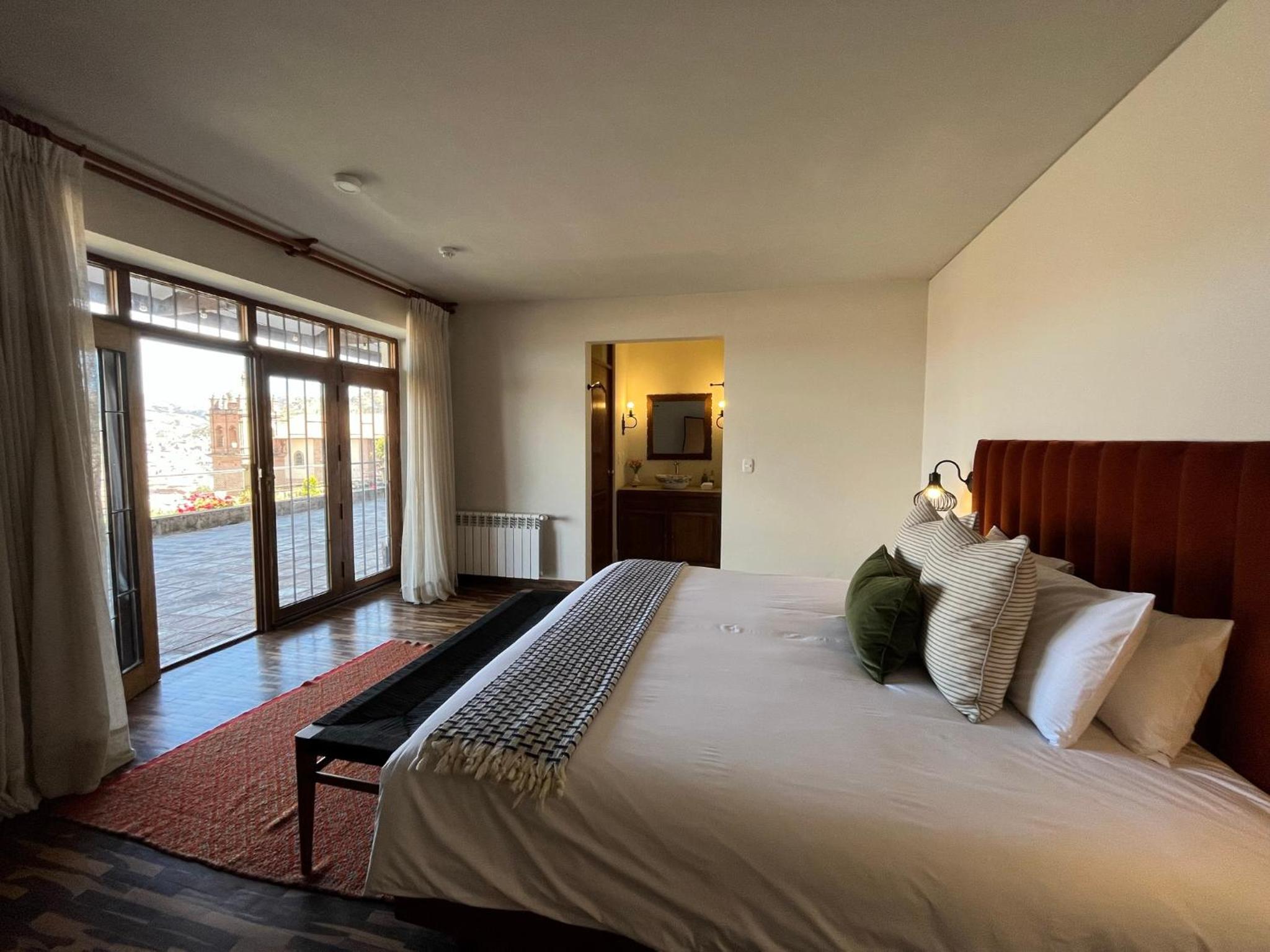 Suite with City View photo 1