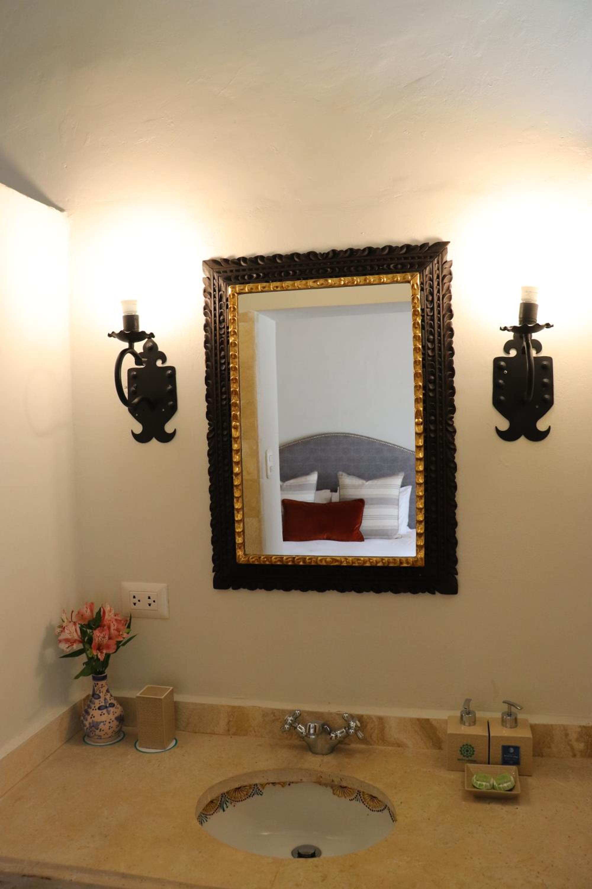 Suite with City View photo 3