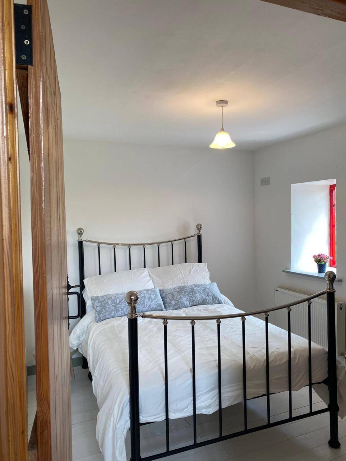 Two-Bedroom House photo 3