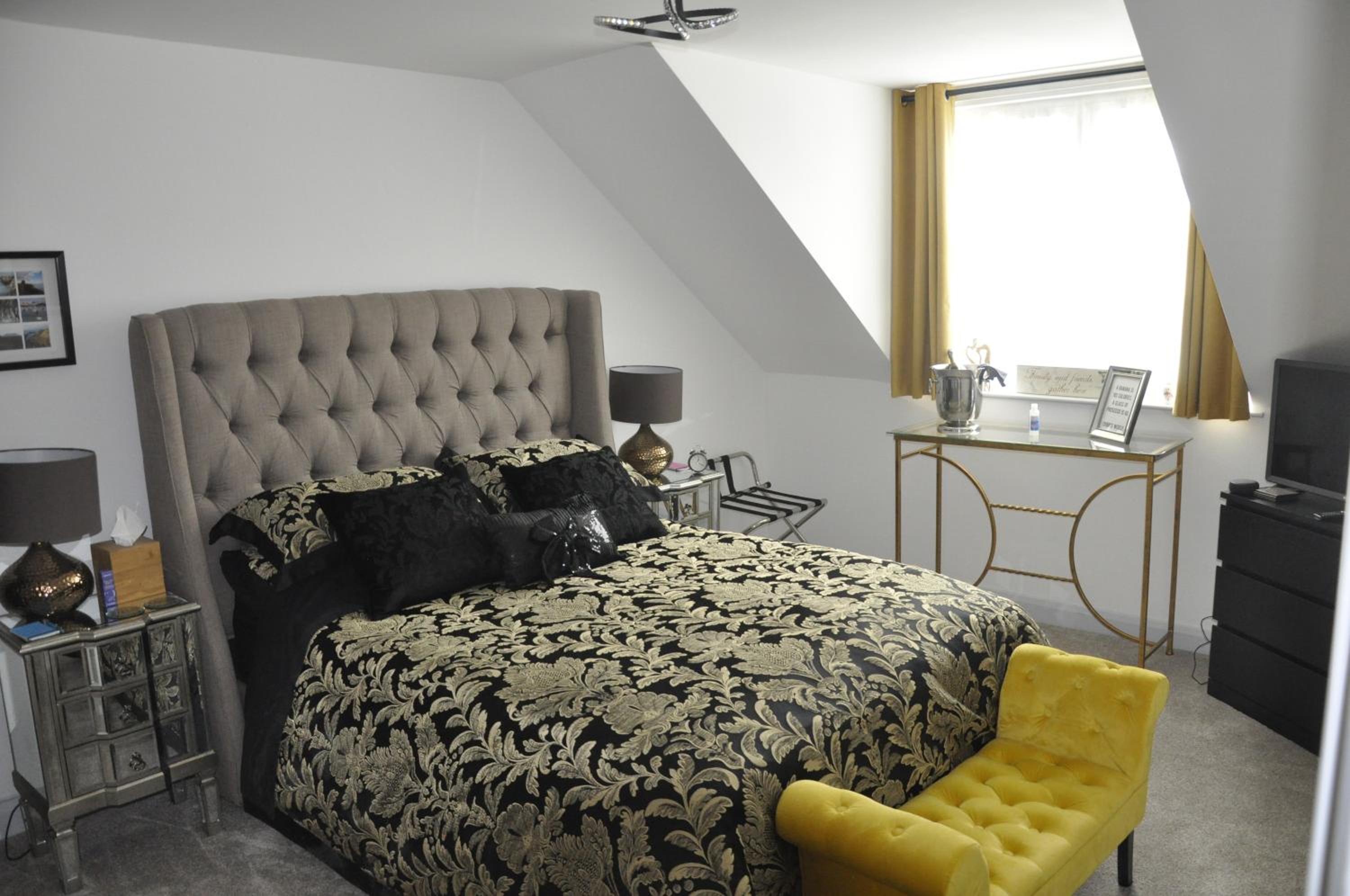 Deluxe King Room