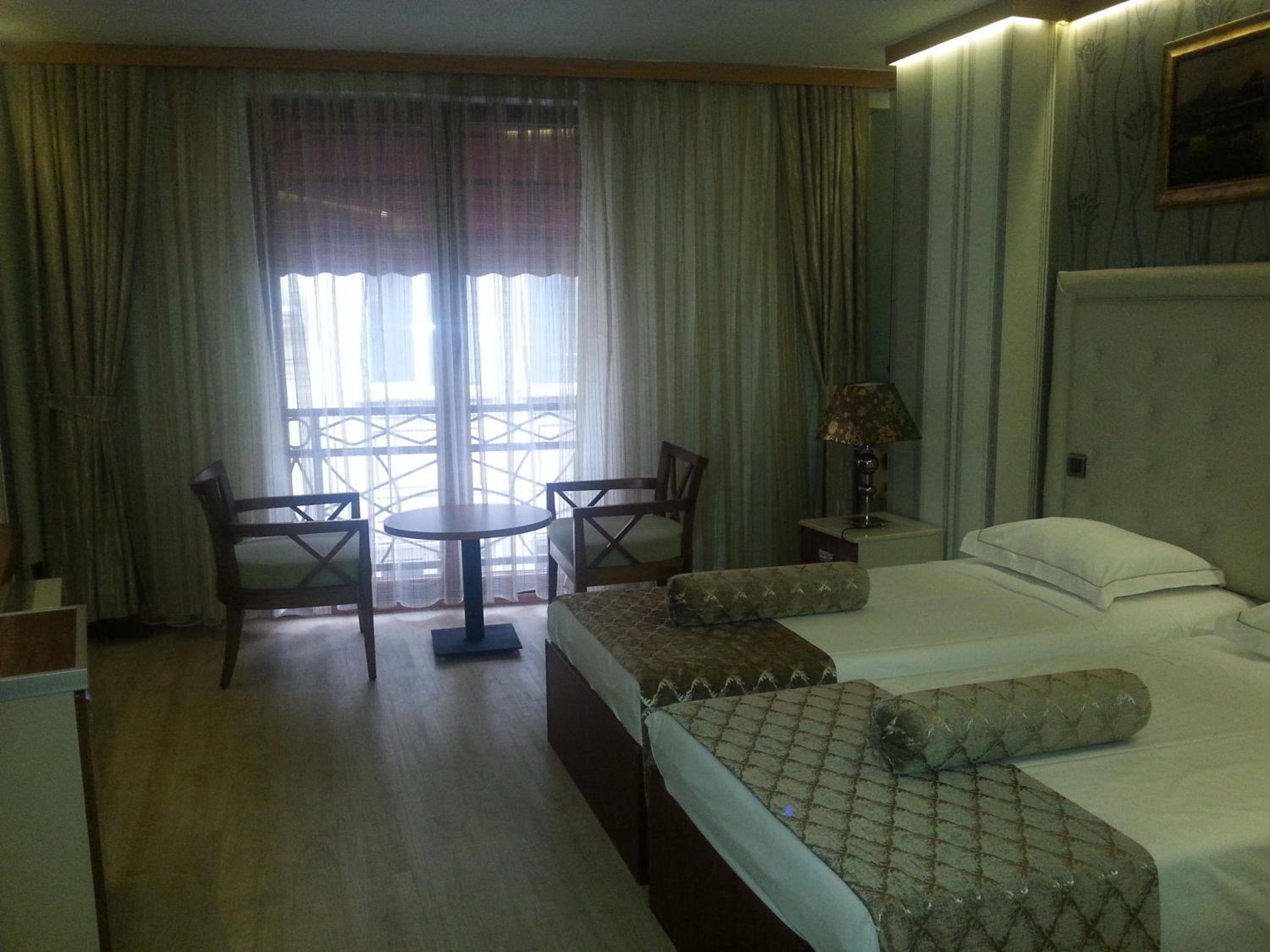 Triple Room (1 Double , 1 Single Bed) photo 1