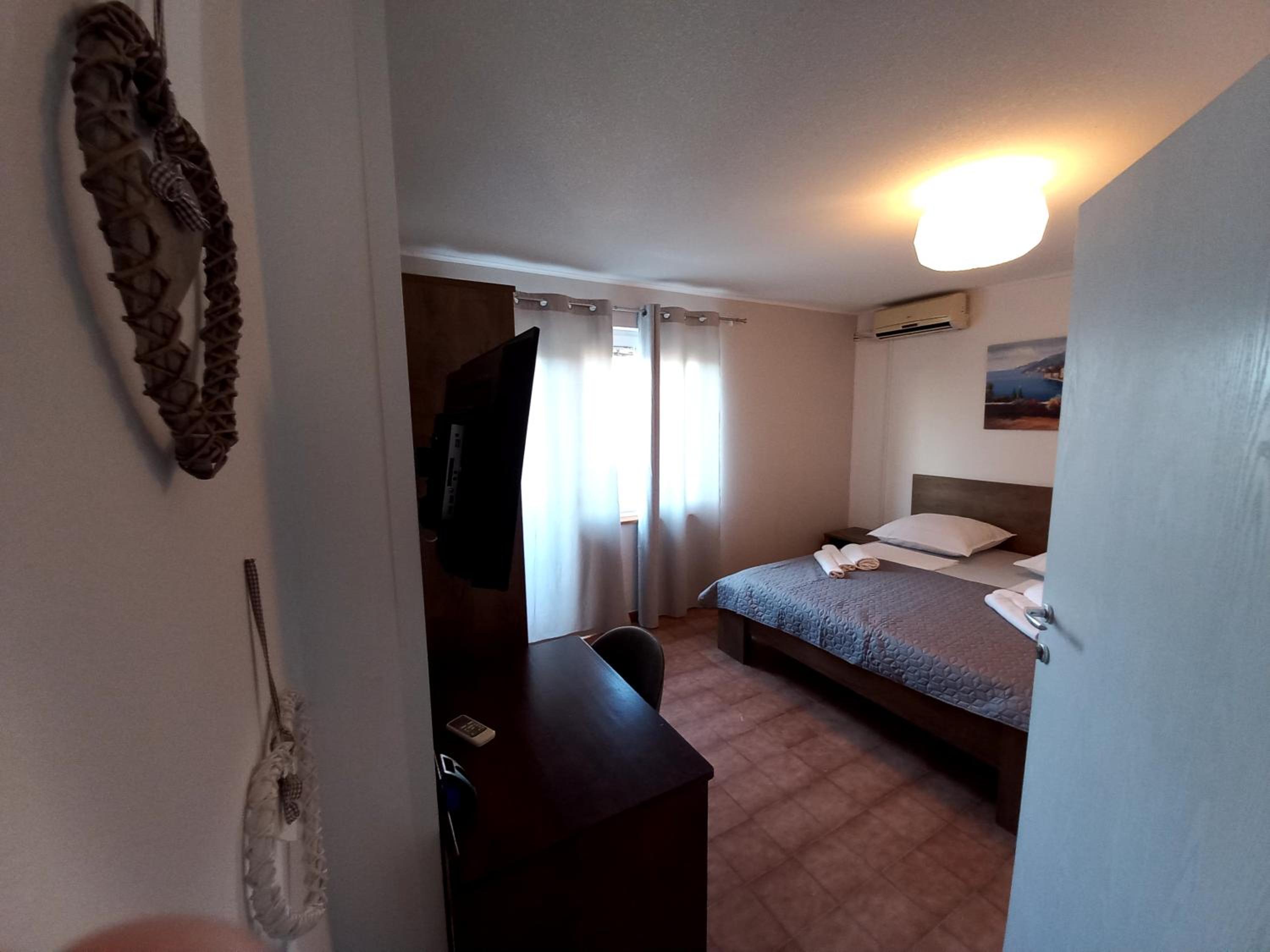Double Room with Private Bathroom photo 1