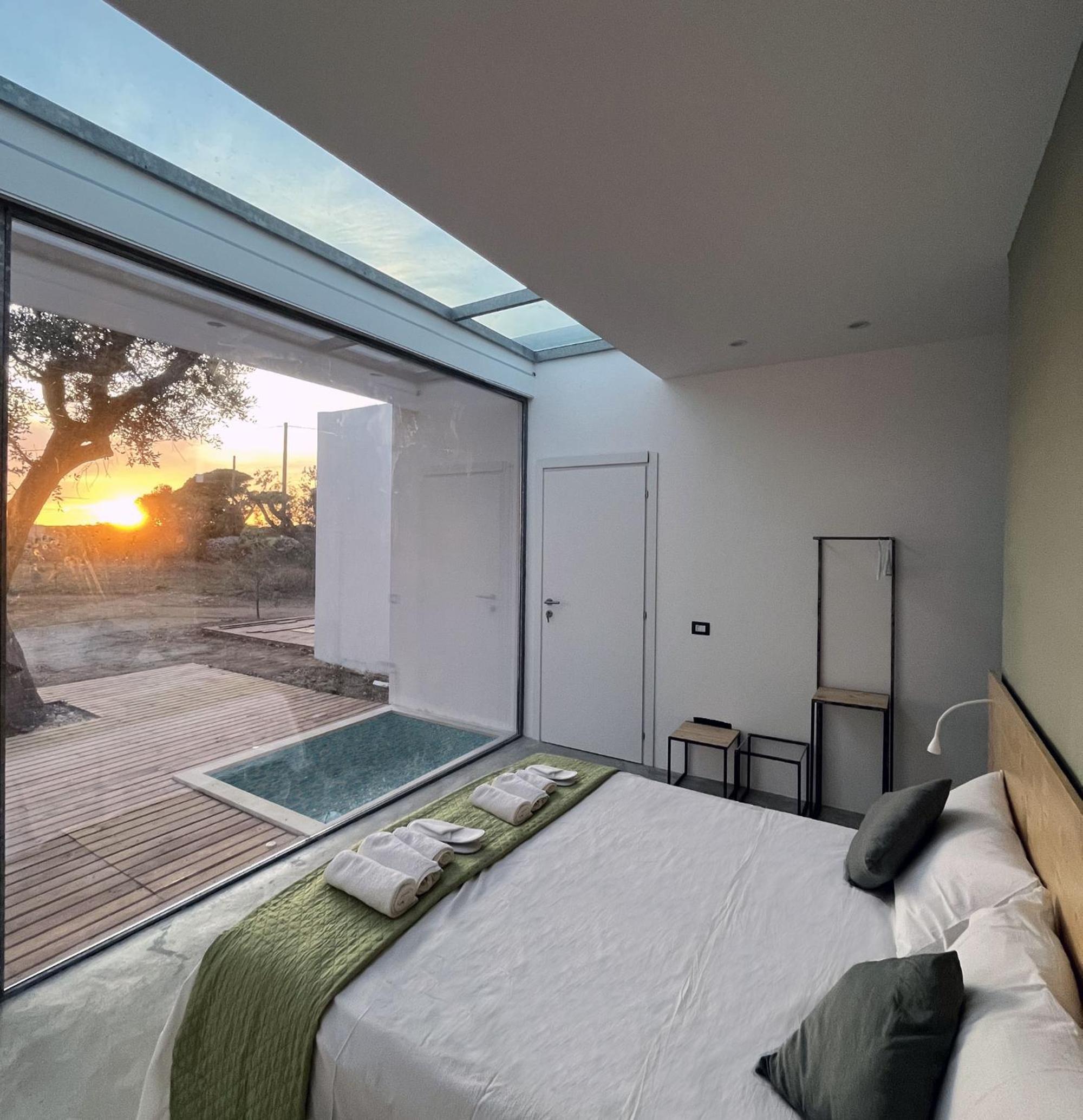 Queen Room with Spa Bath