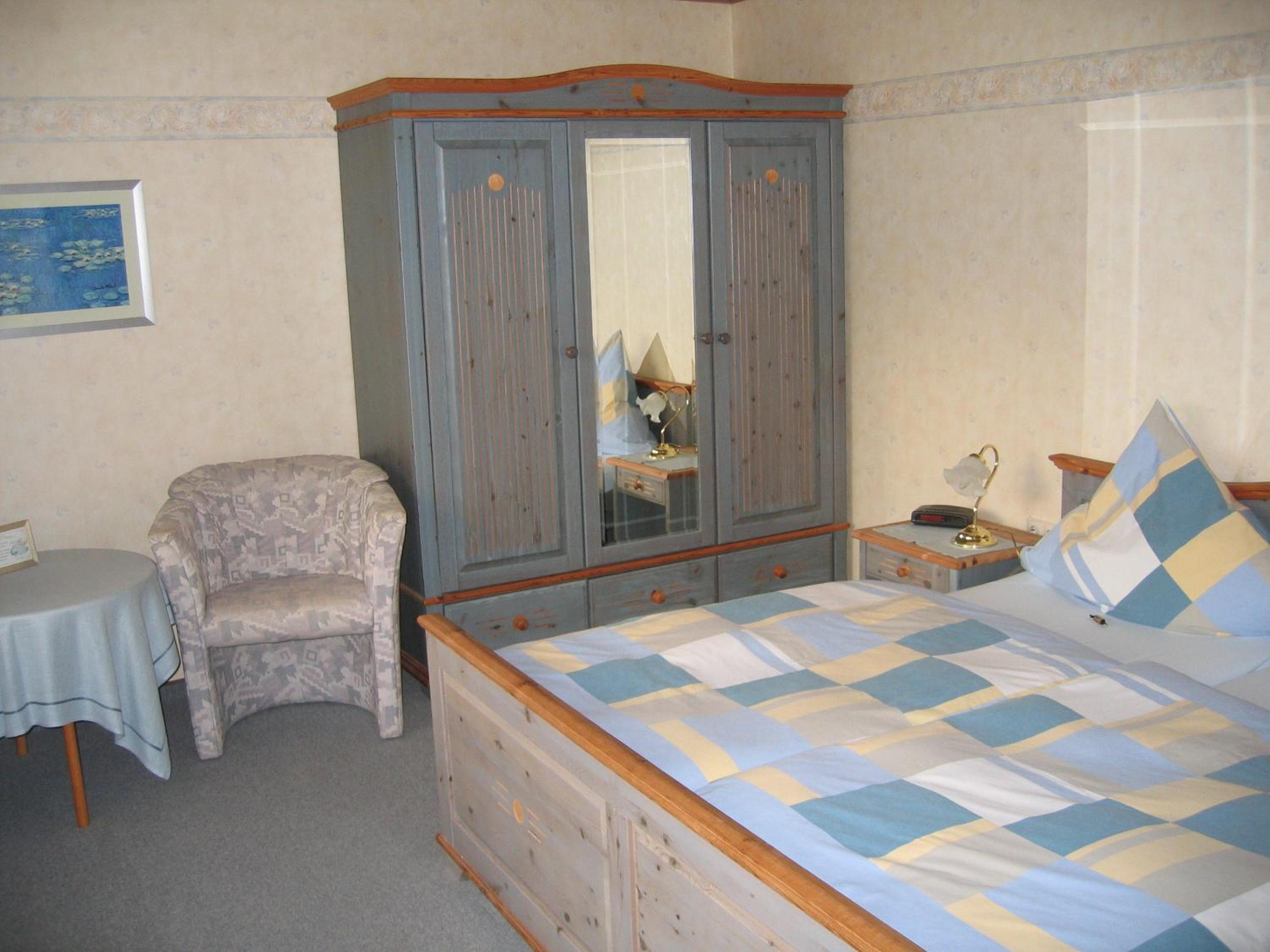 One-Bedroom Apartment photo 2