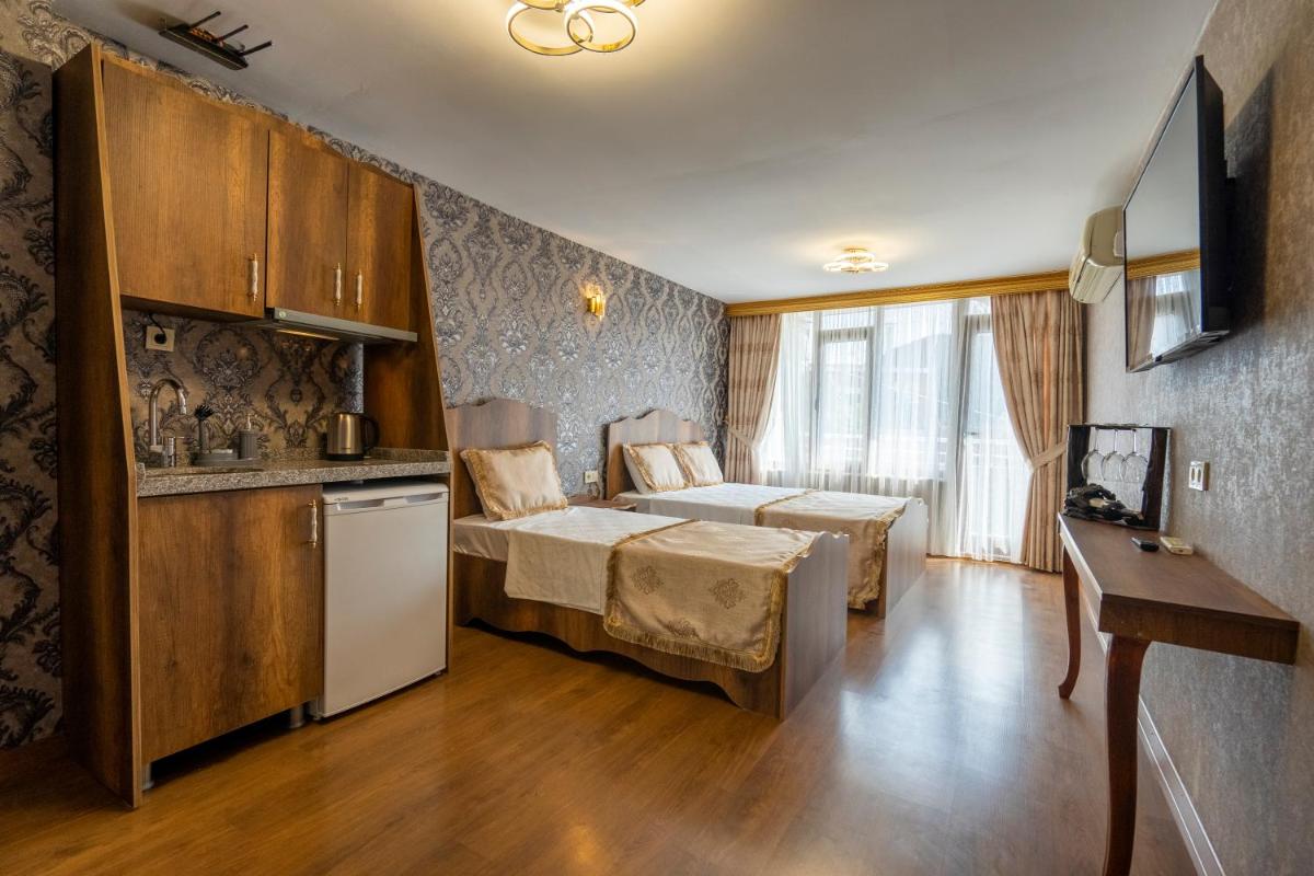 Triple Room with Balcony photo 2