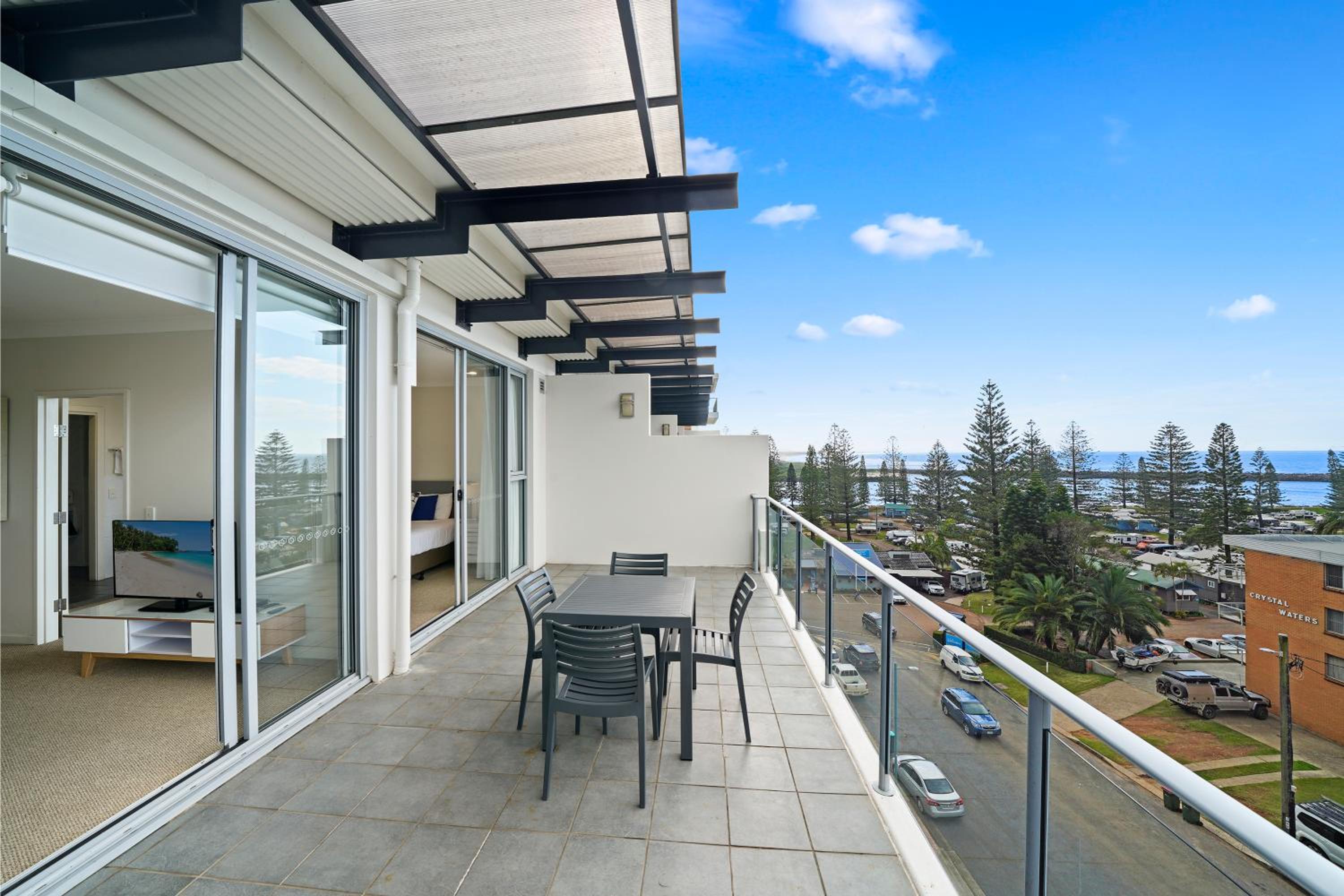 One-Bedroom Apartment with Spa Bath - Water View photo 2