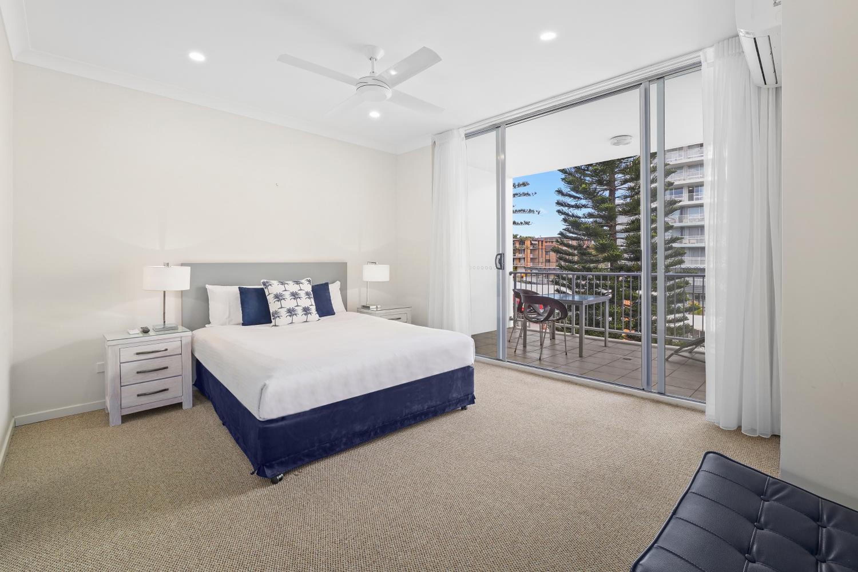 Two-Bedroom Apartment with Spa Bath