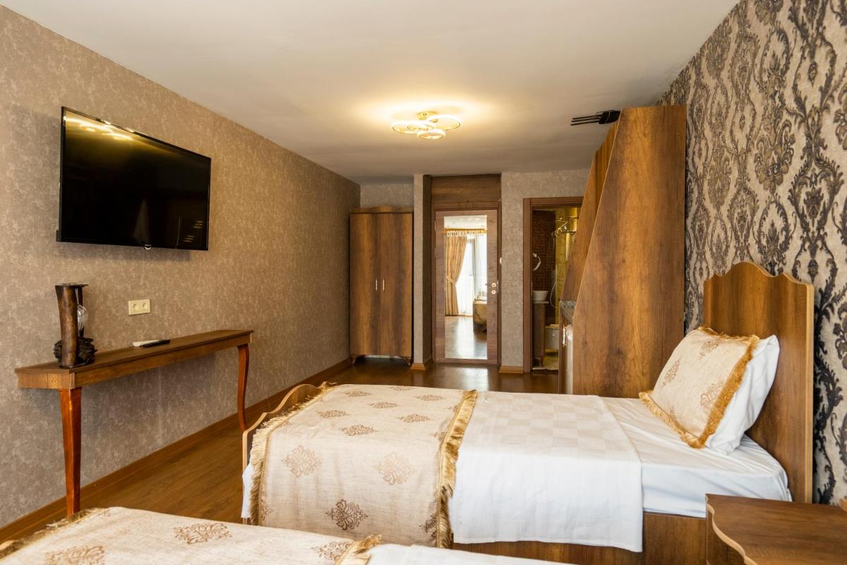 Triple Room with Balcony photo 1