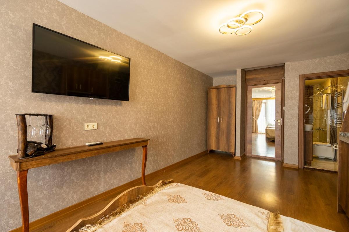 Triple Room with Balcony photo 3