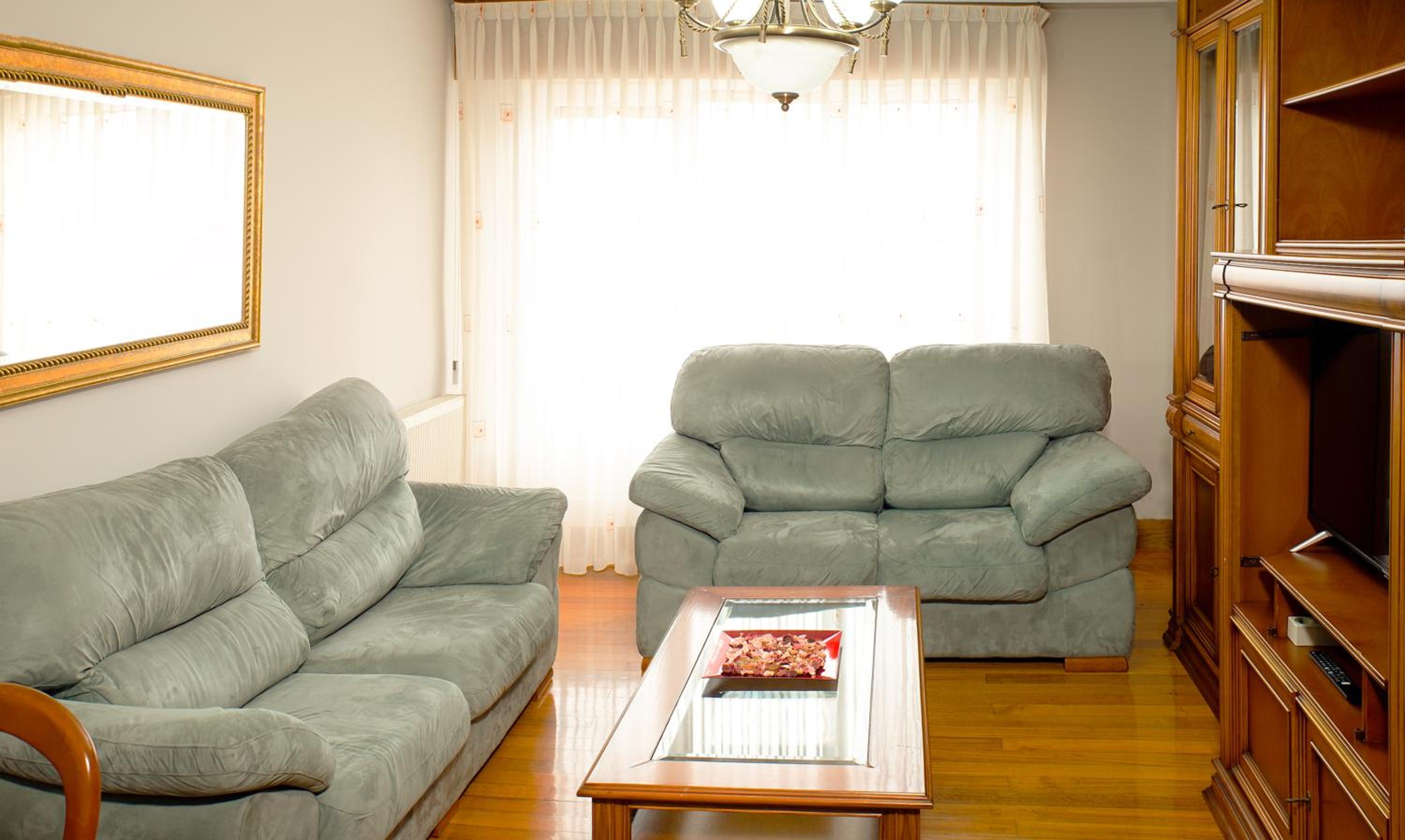 Three-Bedroom Apartment photo 3