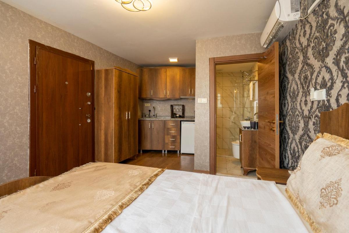 Deluxe Double Room with Balcony photo 1
