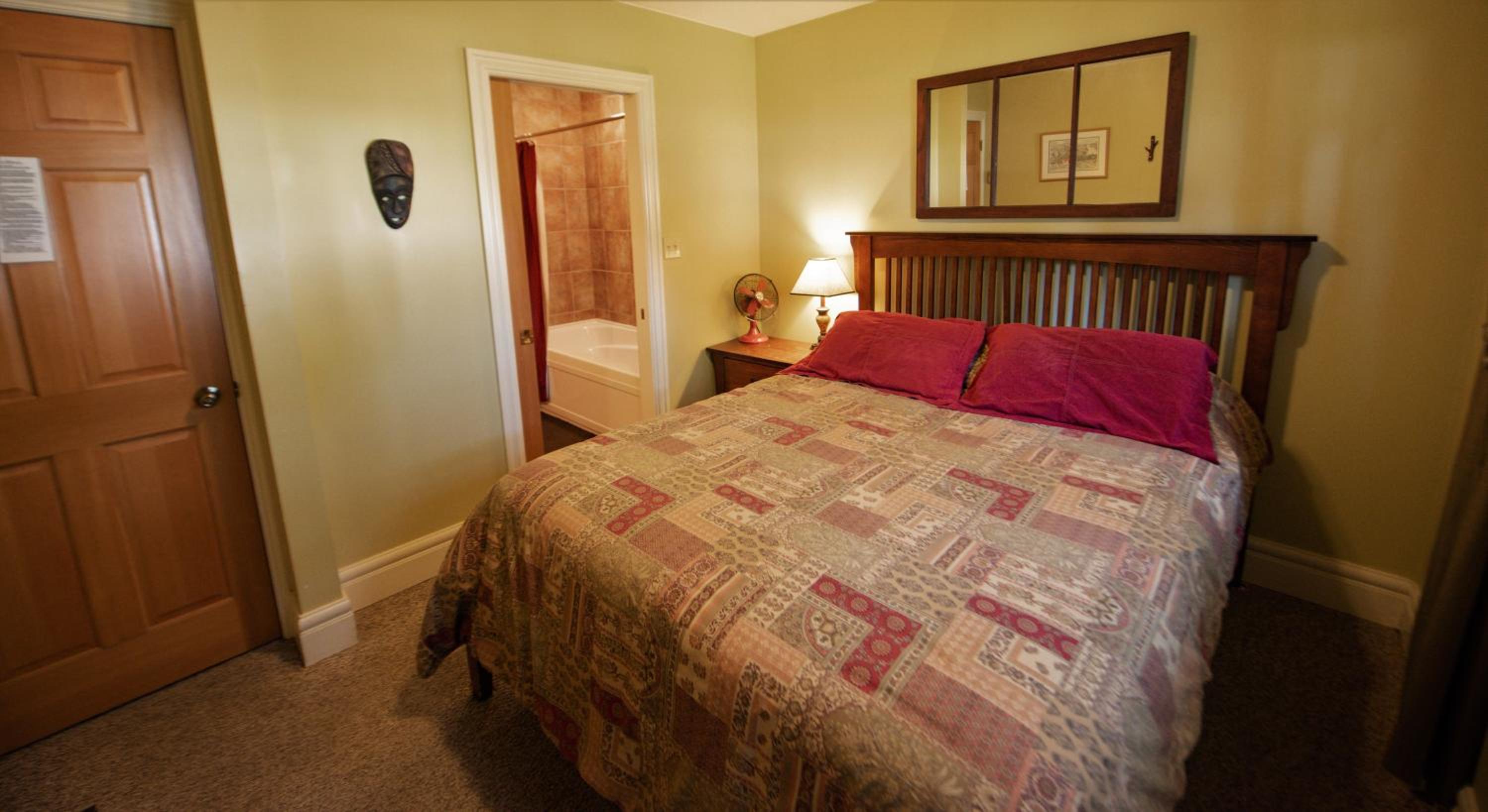 Three-Bedroom House photo 3