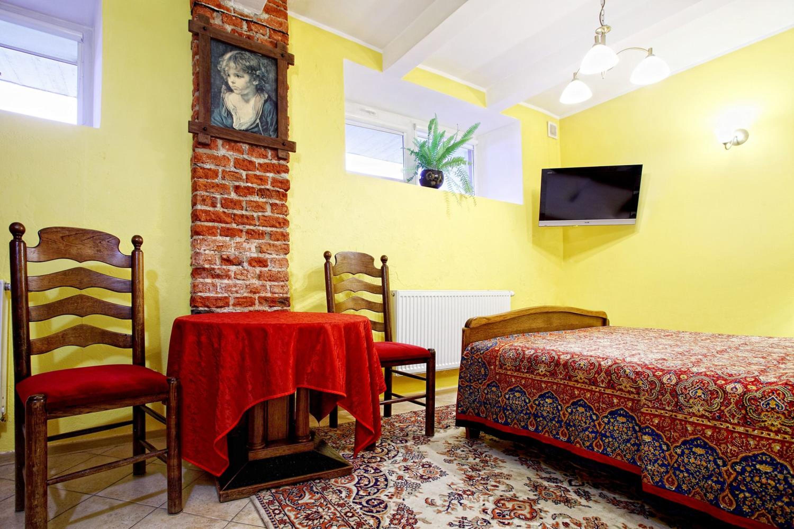 Standard King Room photo 3
