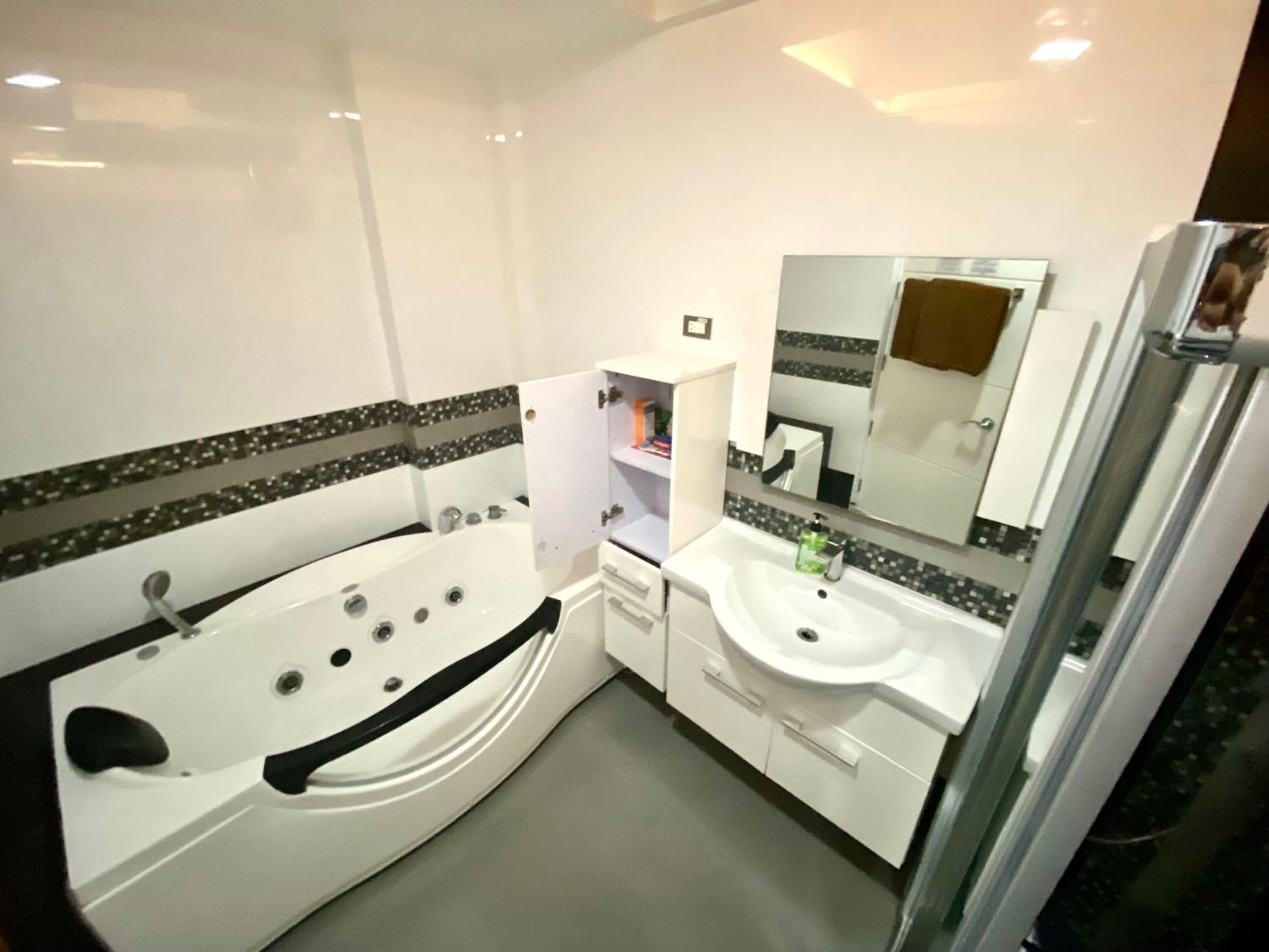 2BR Luxury Villa photo 2