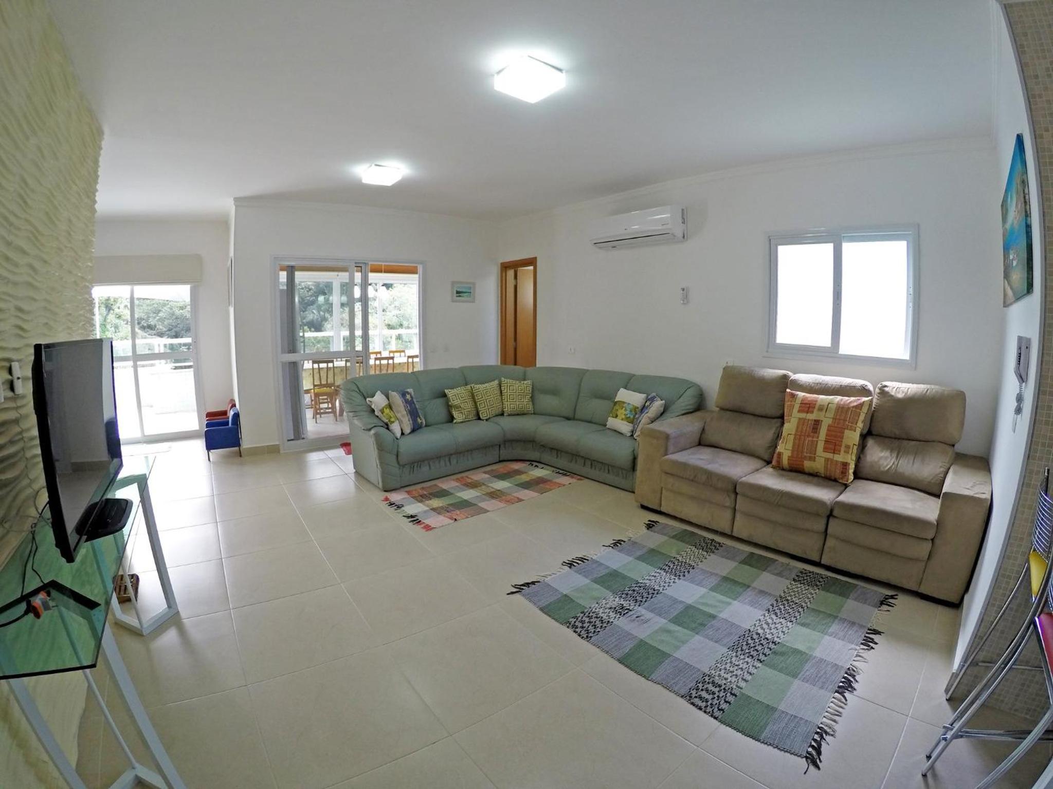 Apartment with Mountain View - Photo 9