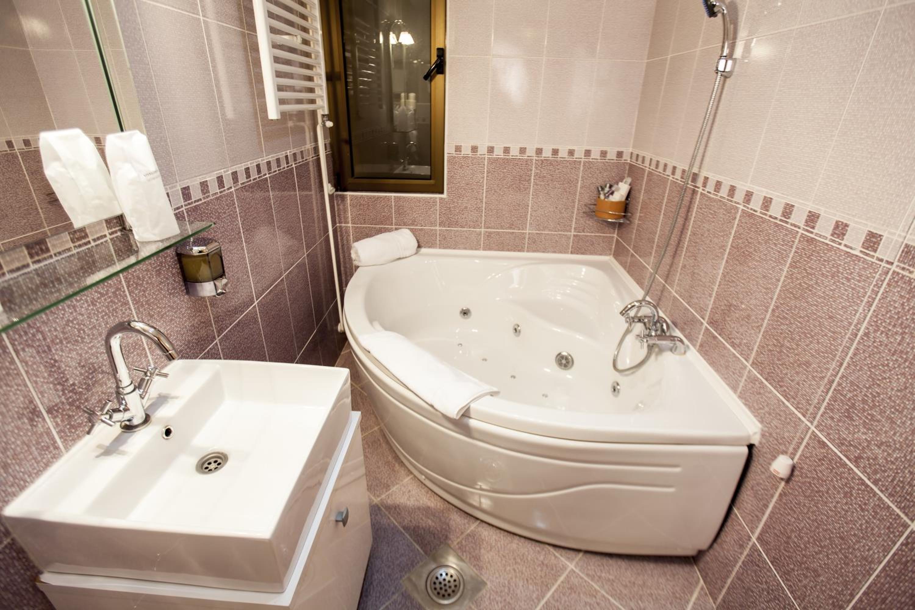 Suite - Photo 7