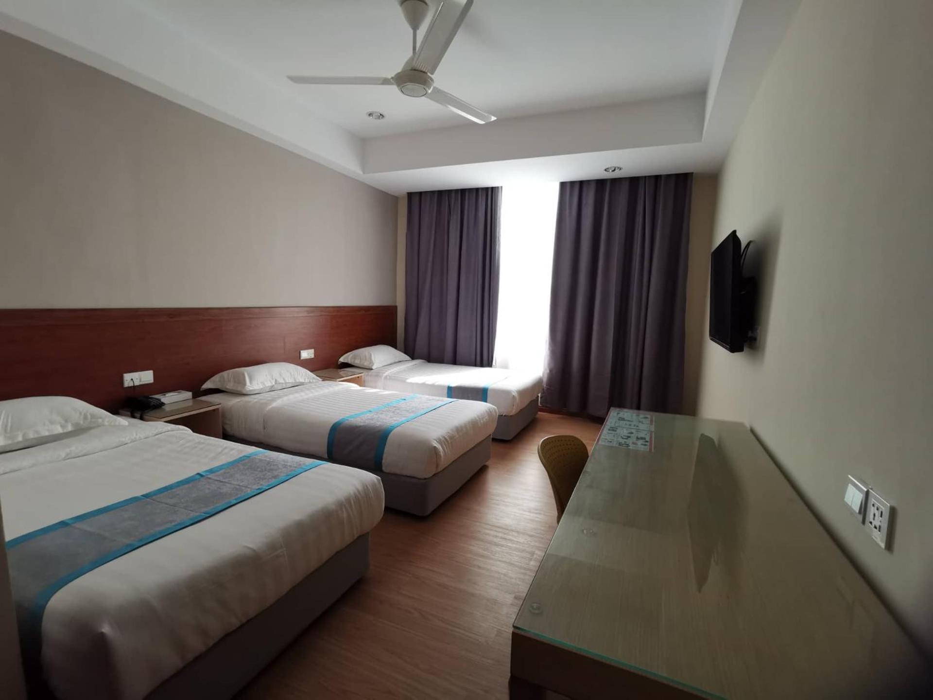 Deluxe Triple Room - Photo 3