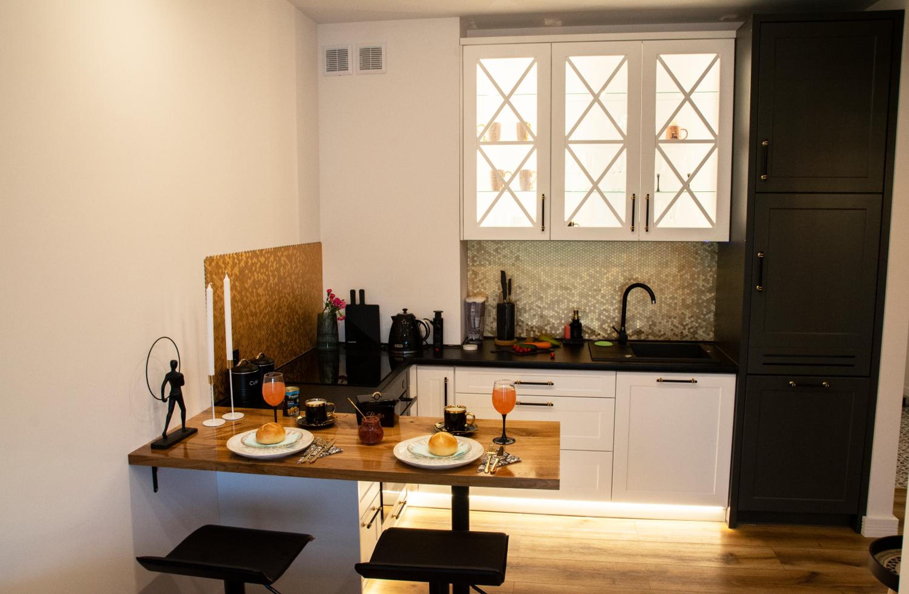 One-Bedroom Apartment - Photo 15