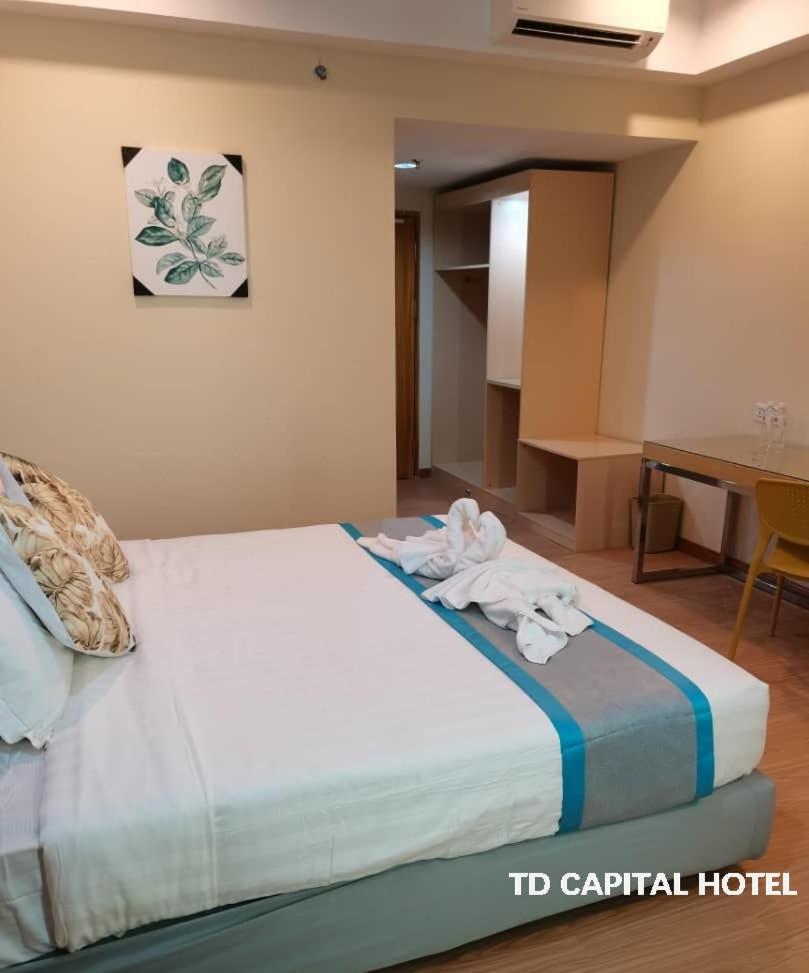 Deluxe King Room - Photo 3