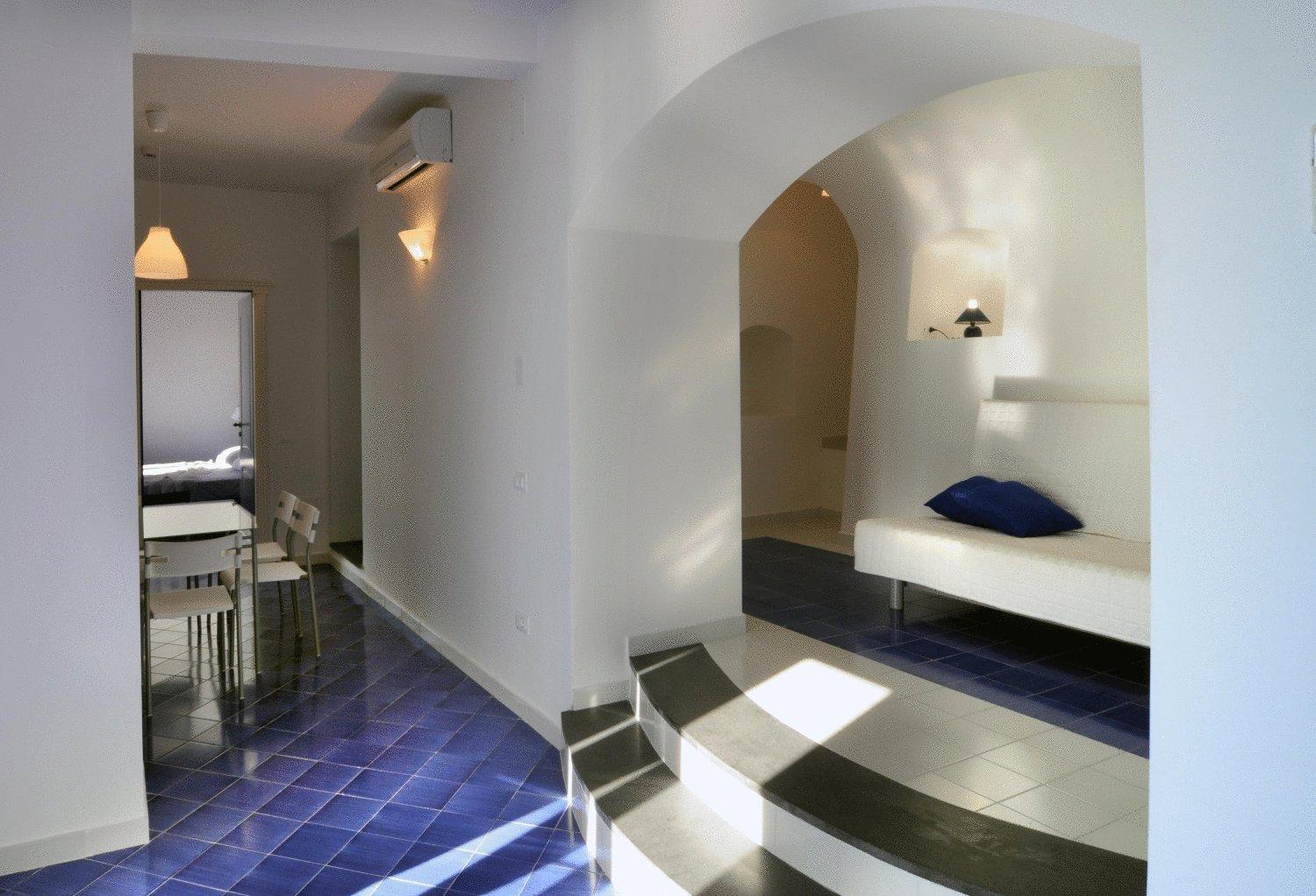 One-Bedroom Apartment with Sea View - Photo 3