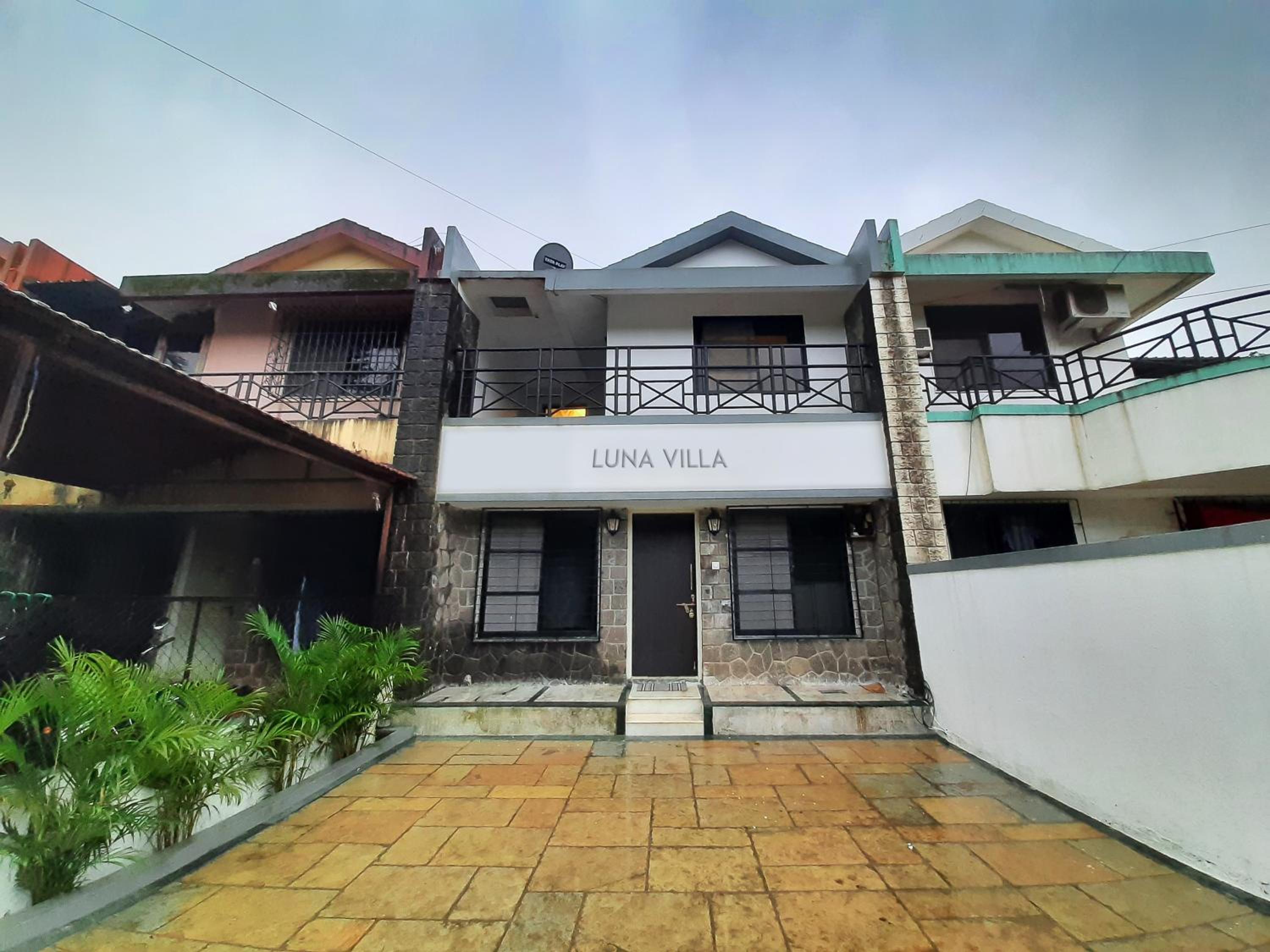 Three-Bedroom Villa photo 2