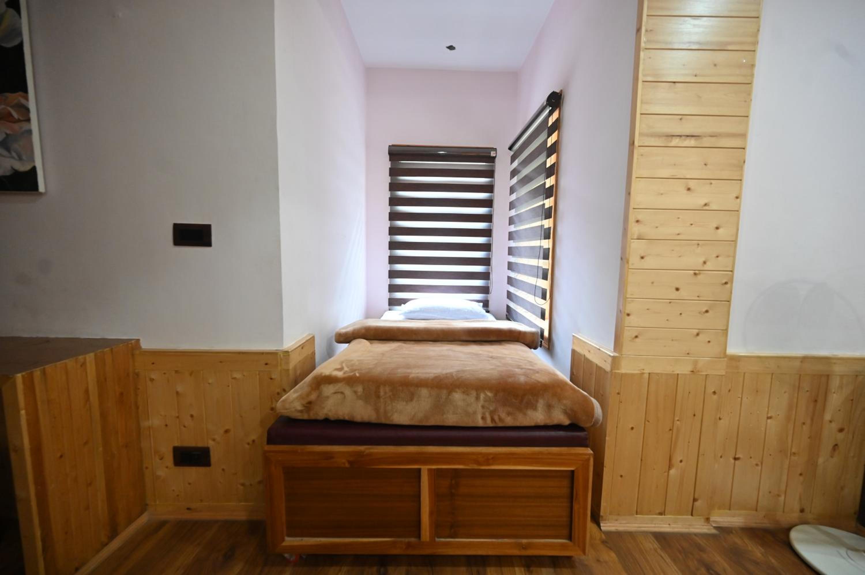 Superior King Room - Photo 14