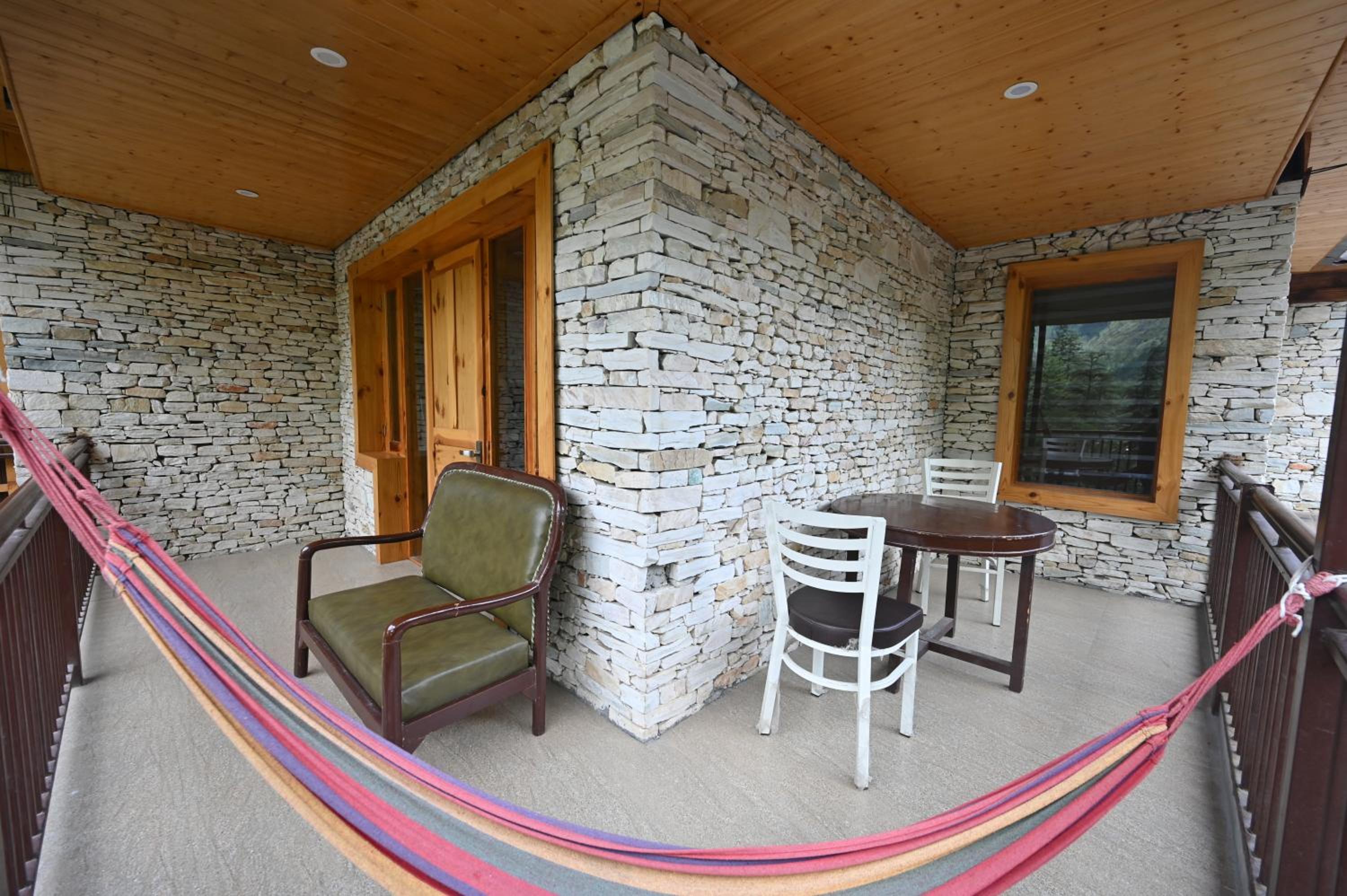 Superior King Room - Photo 11