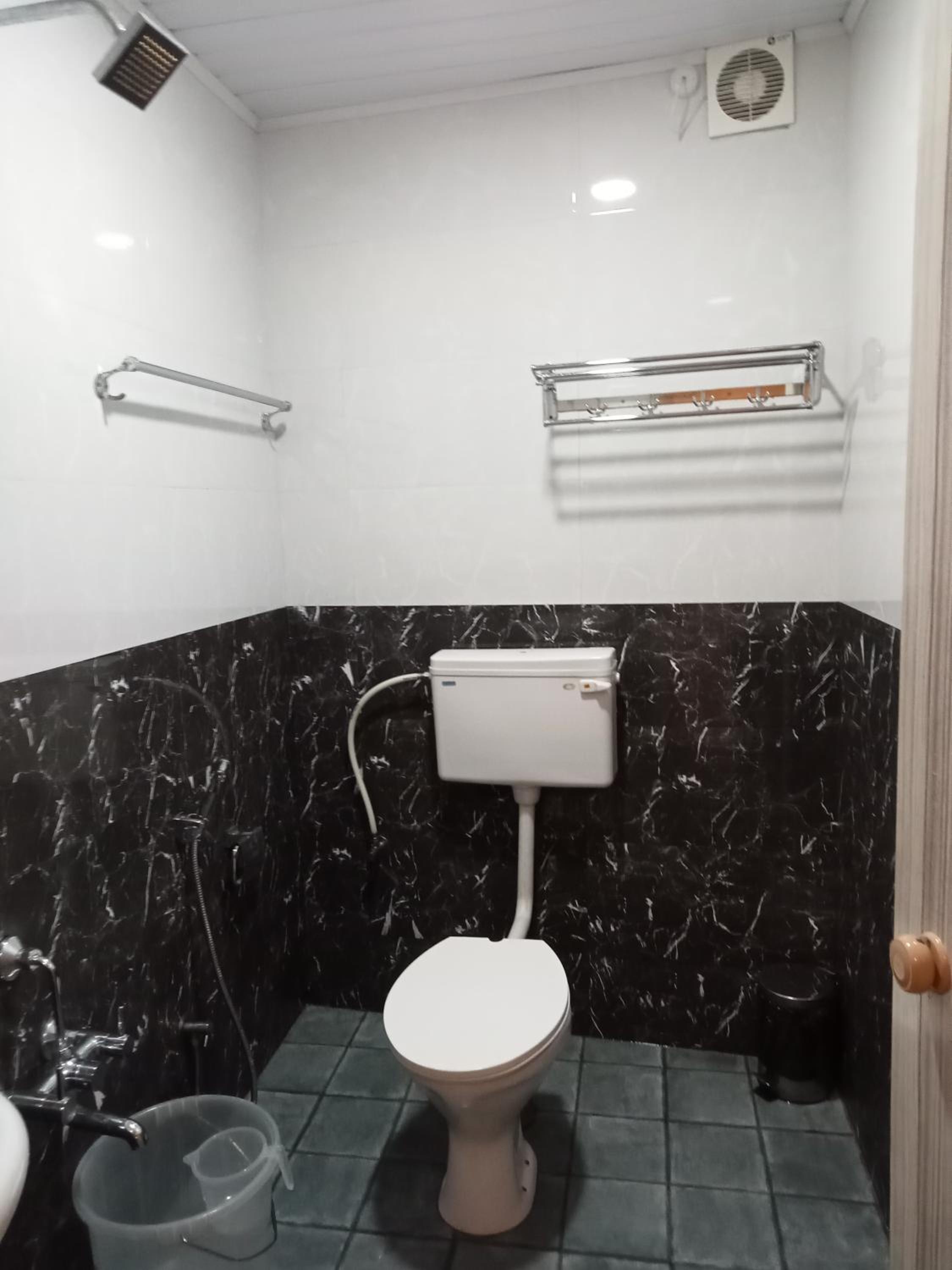 Budget Double Room - Photo 2