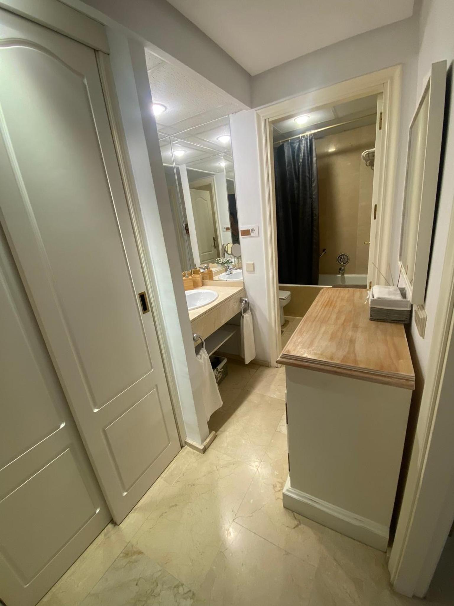 One-Bedroom Apartment - Photo 13