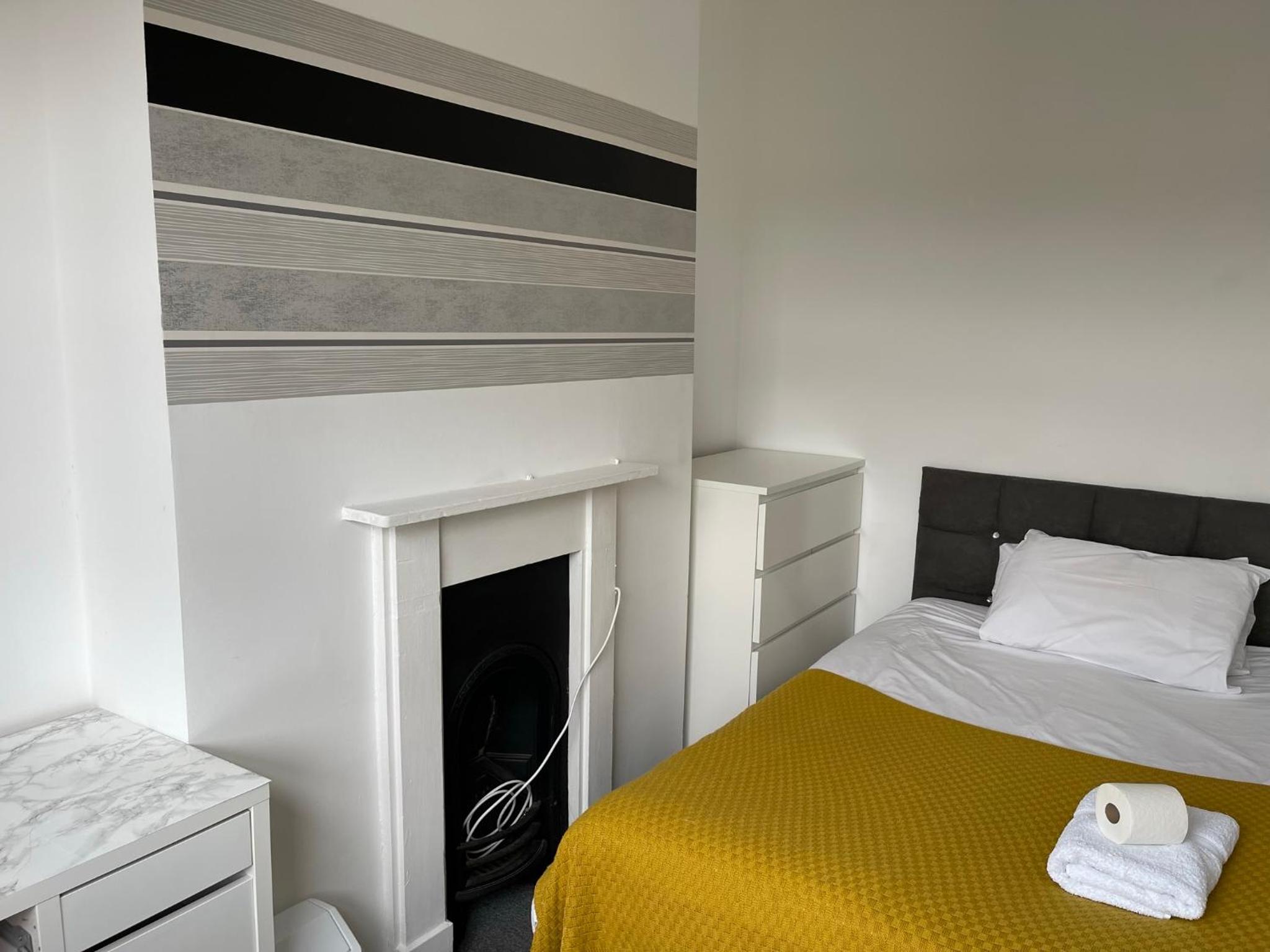 Standard Double Room with Shared Bathroom photo 2