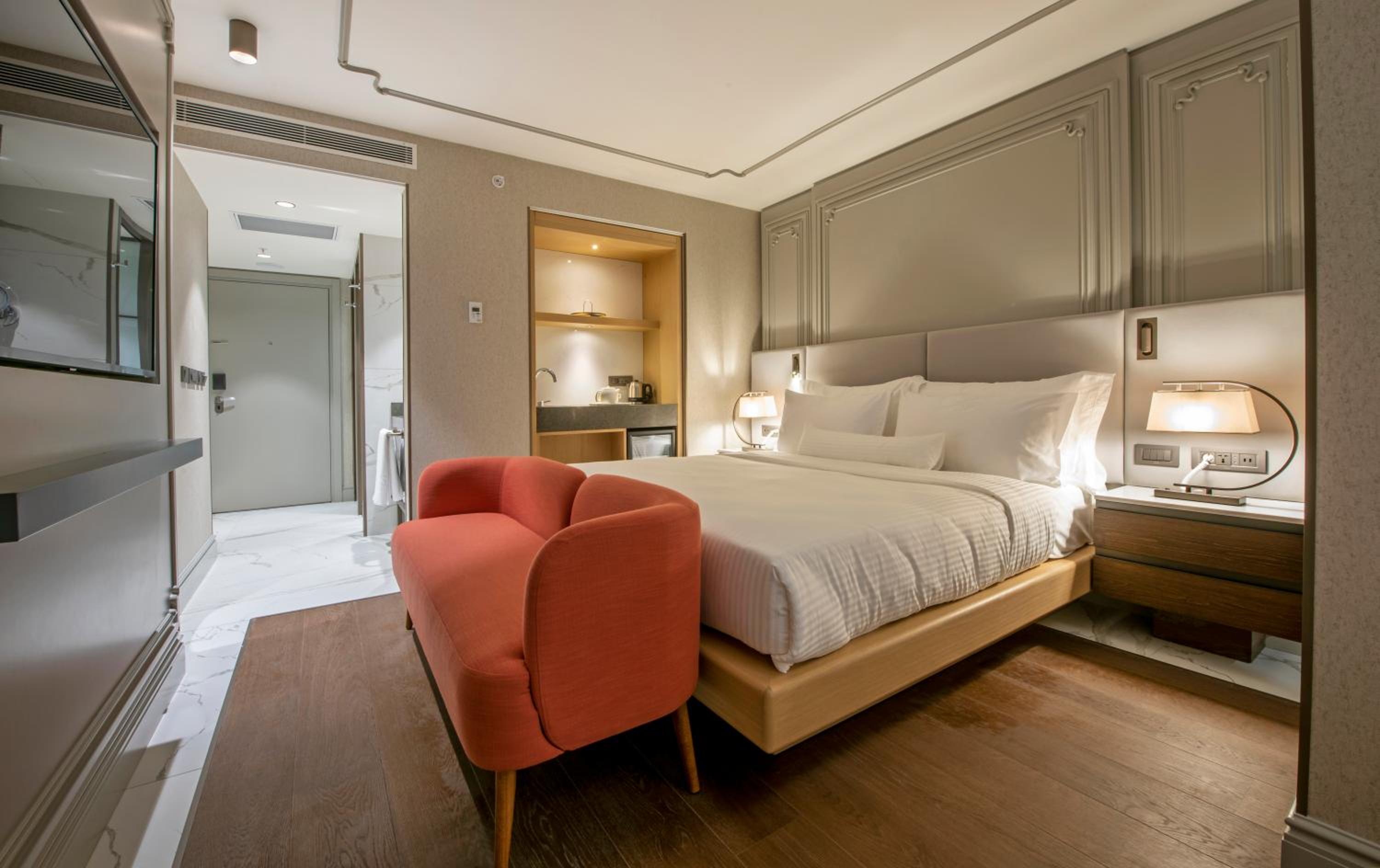 Superior King Room