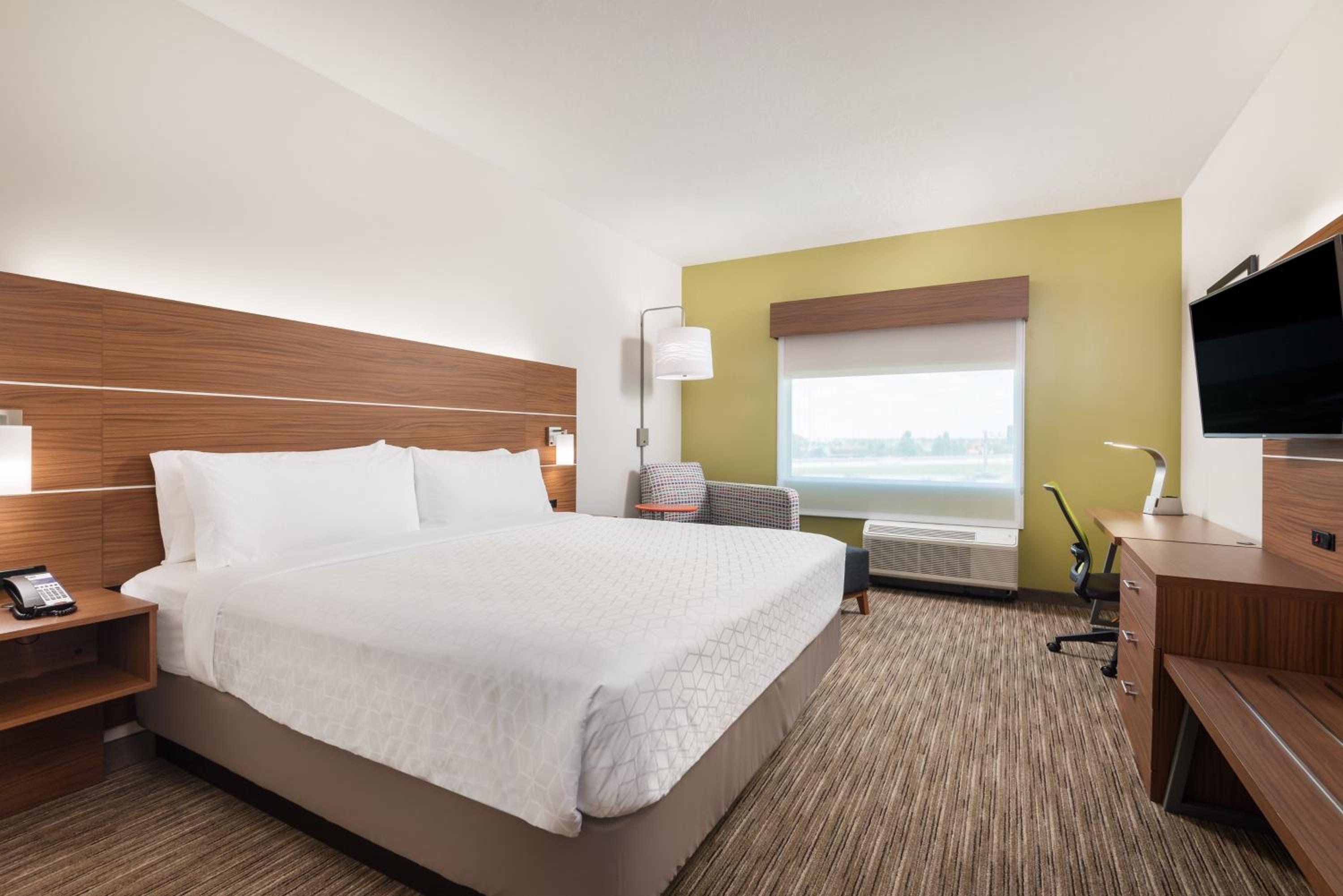King Room - Mobility Access/Hearing Accessible