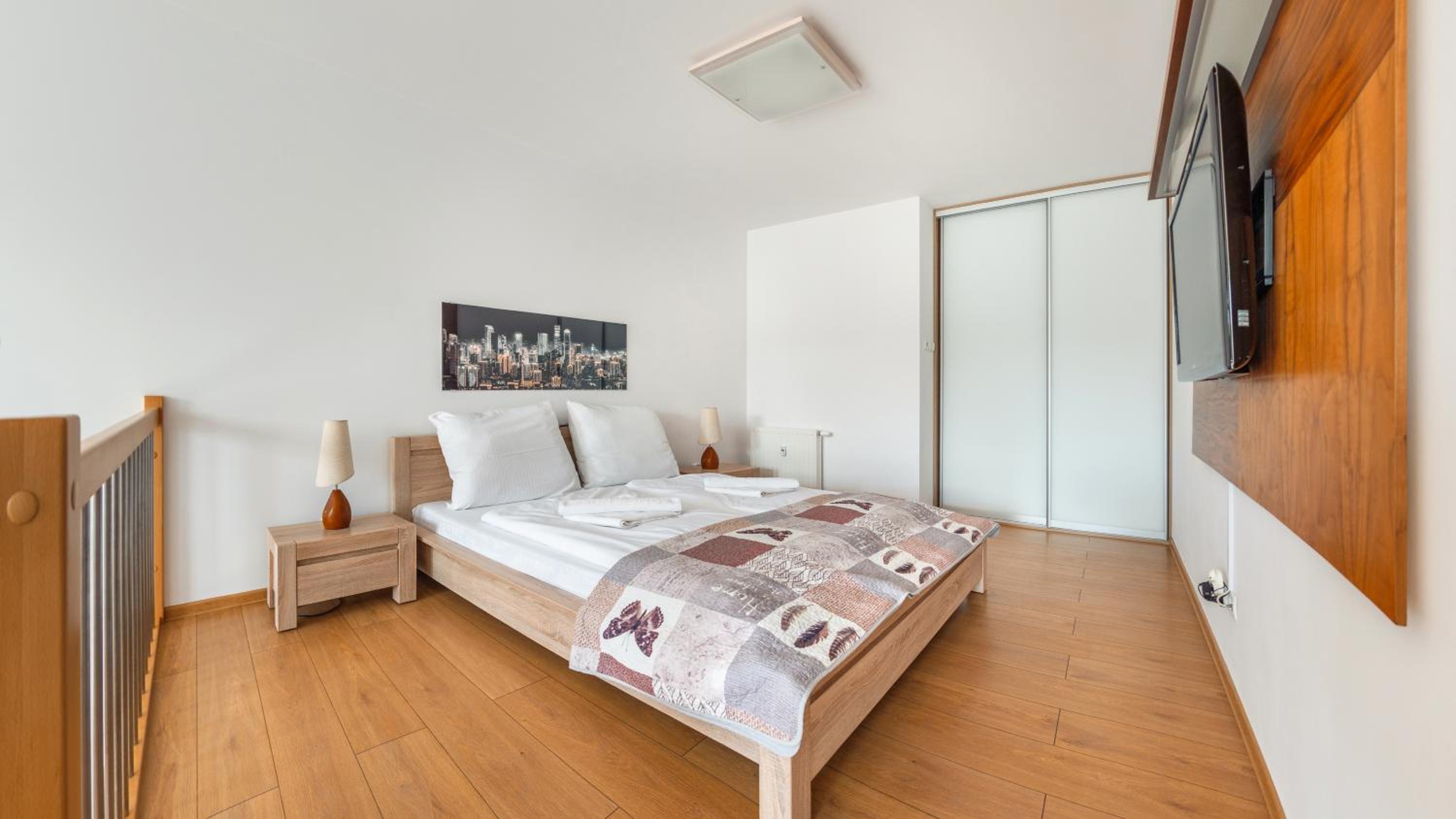 Duplex One-Bedroom Apartment - Photo 2