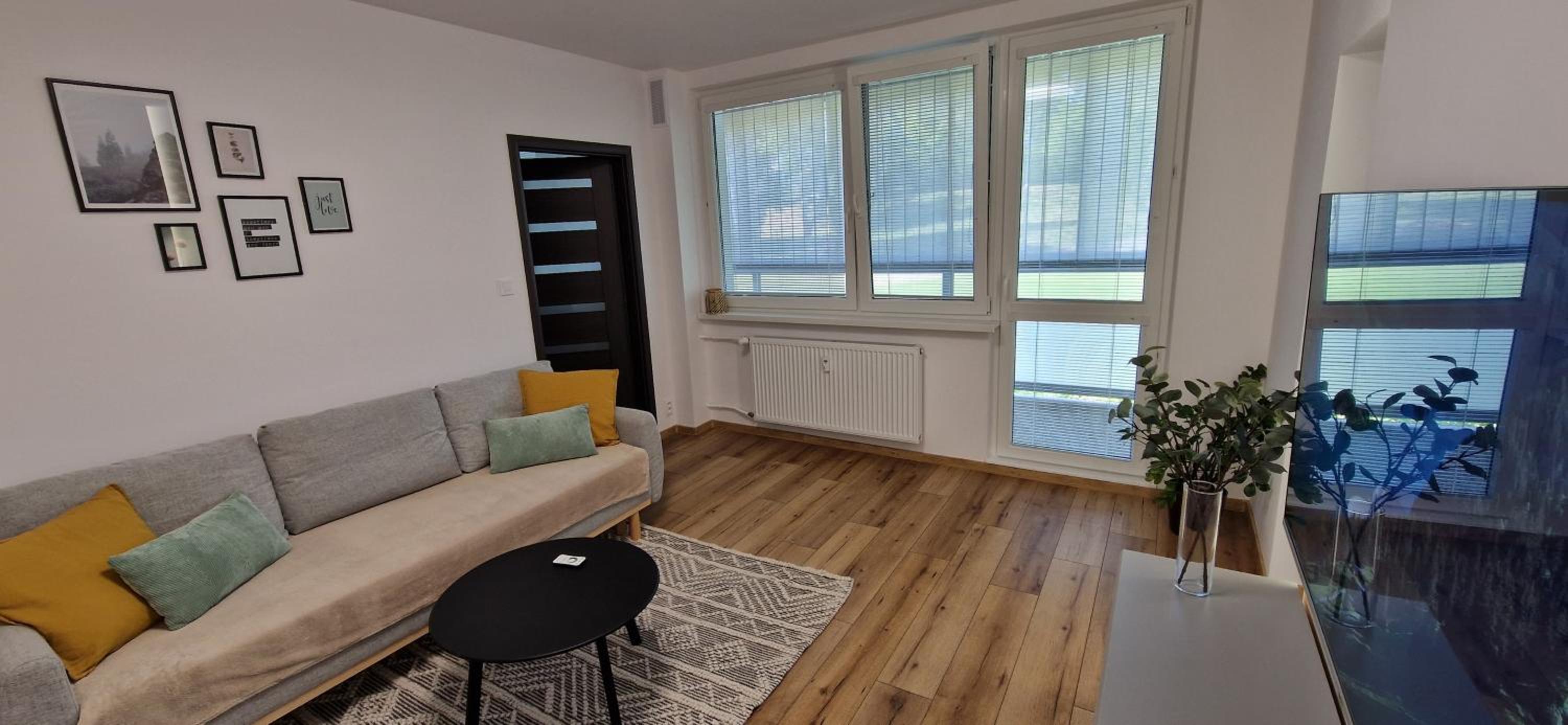 Apartment with Terrace - Photo 17