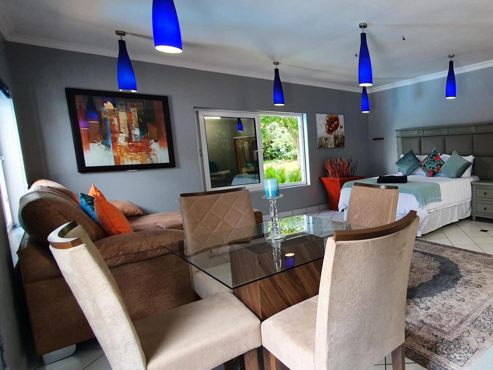 Standard Family Room - Photo 3