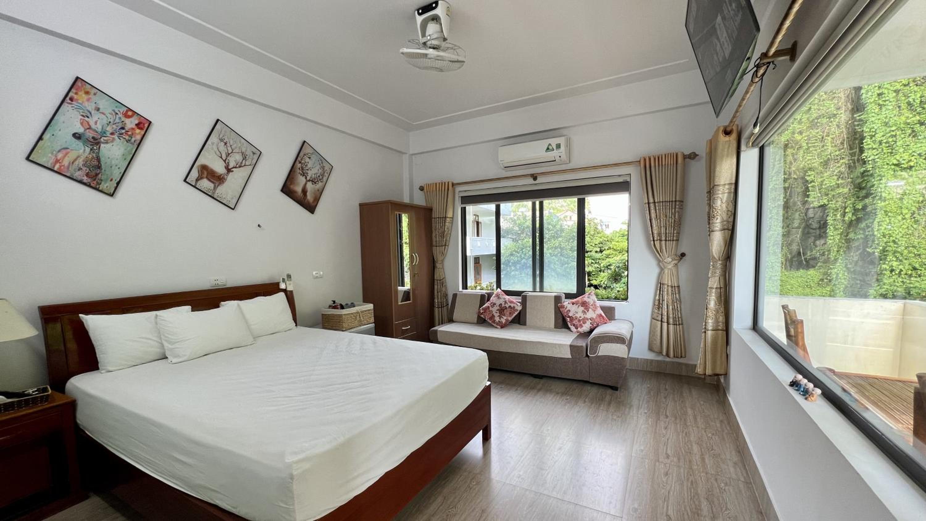 Deluxe Queen Suite