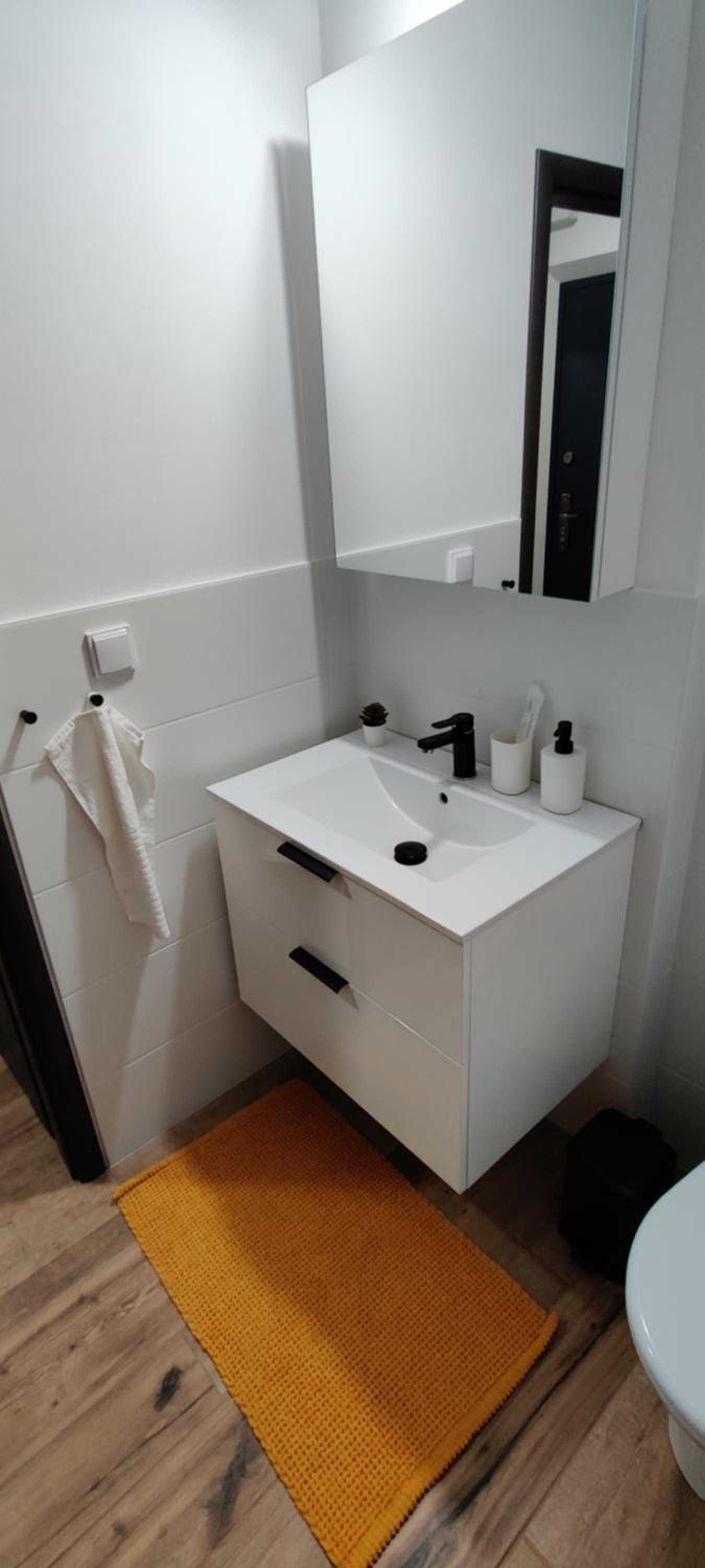 Apartment with Terrace - Photo 13