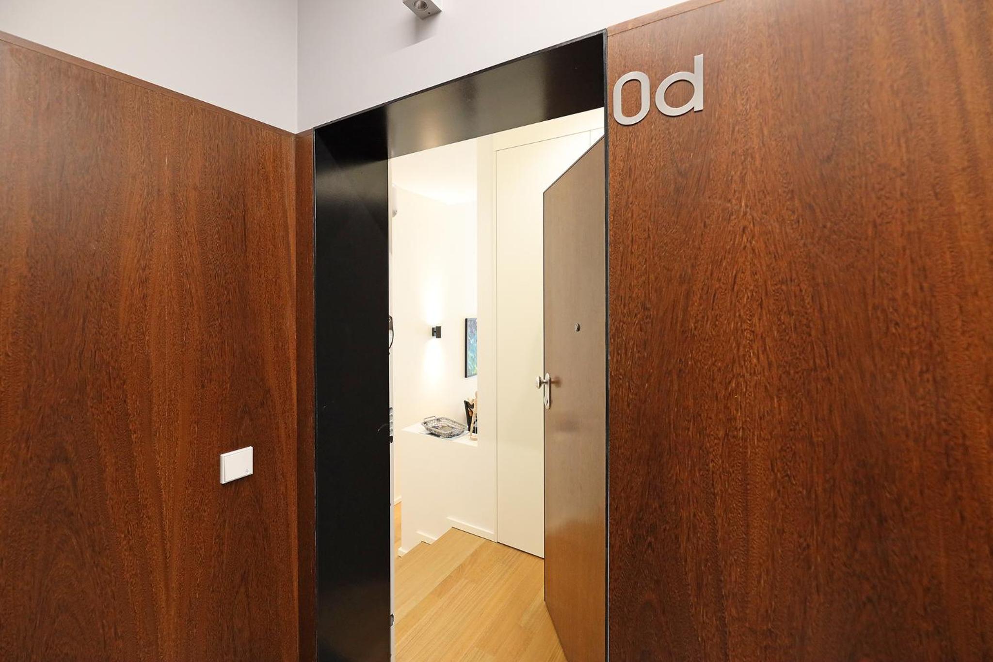 One-Bedroom Apartment - Photo 1