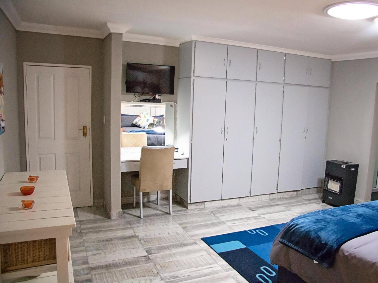 Comfort Family Room - Photo 6