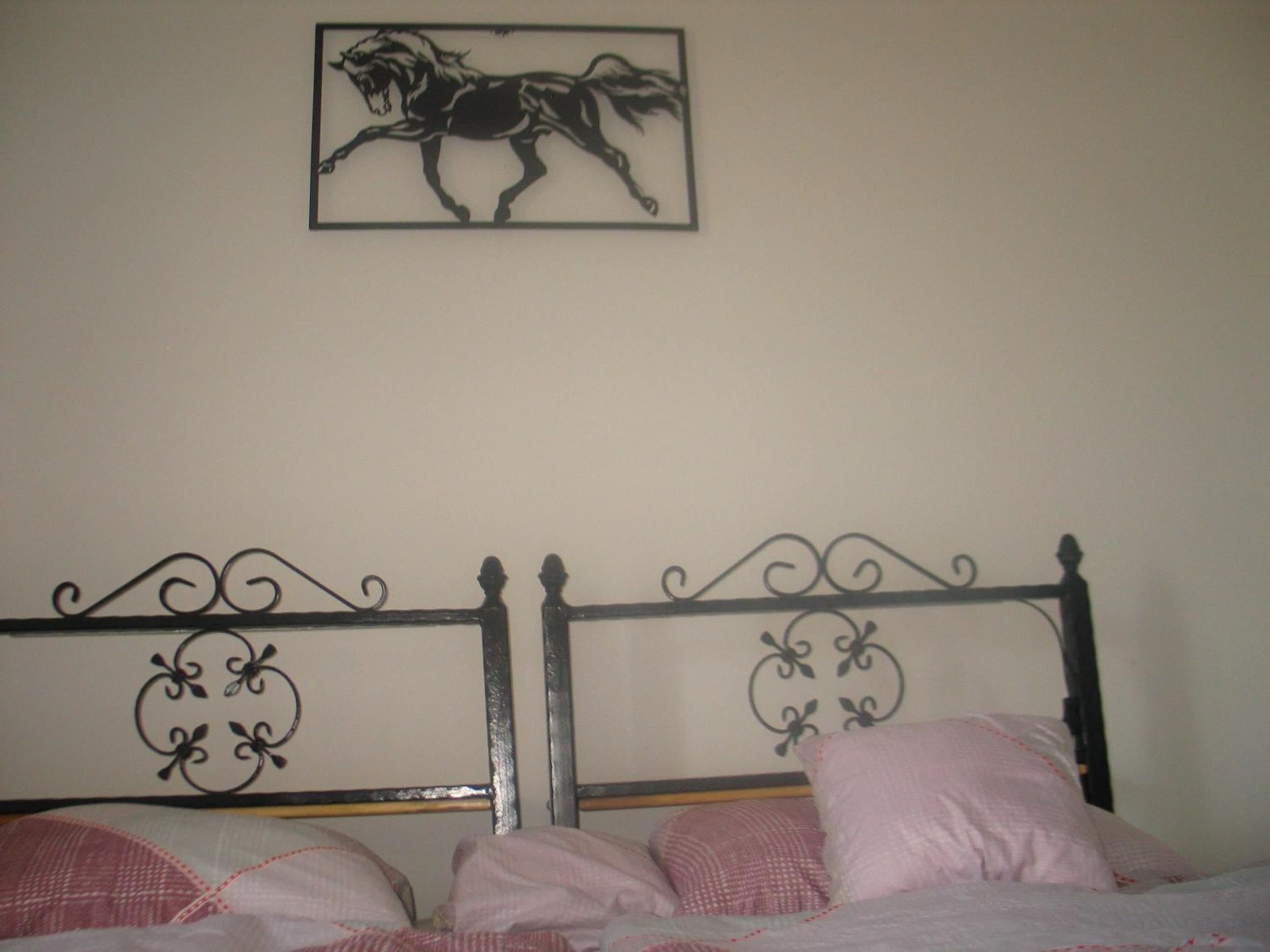 Small Twin Room - Photo 1