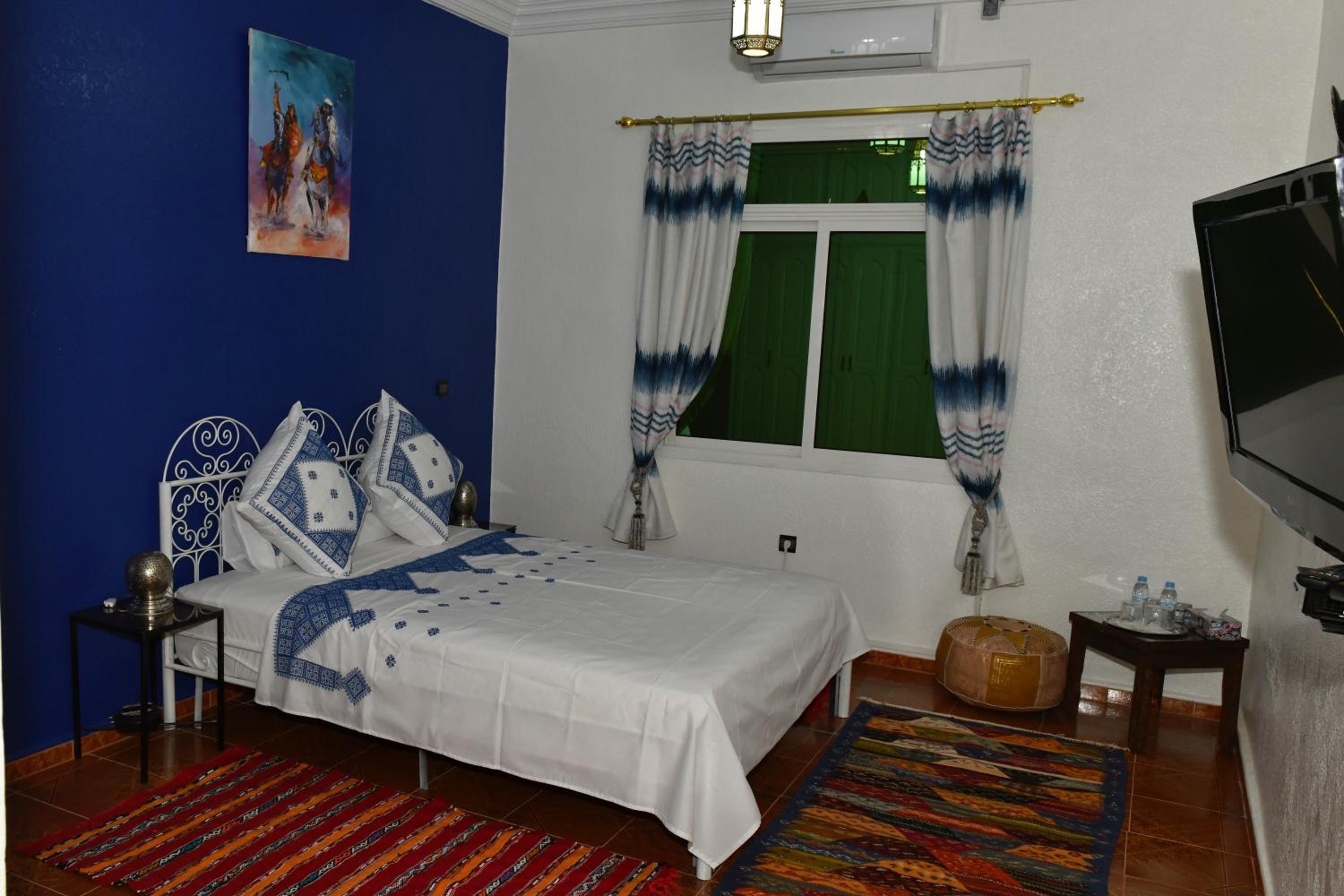 Deluxe King Room - Photo 1