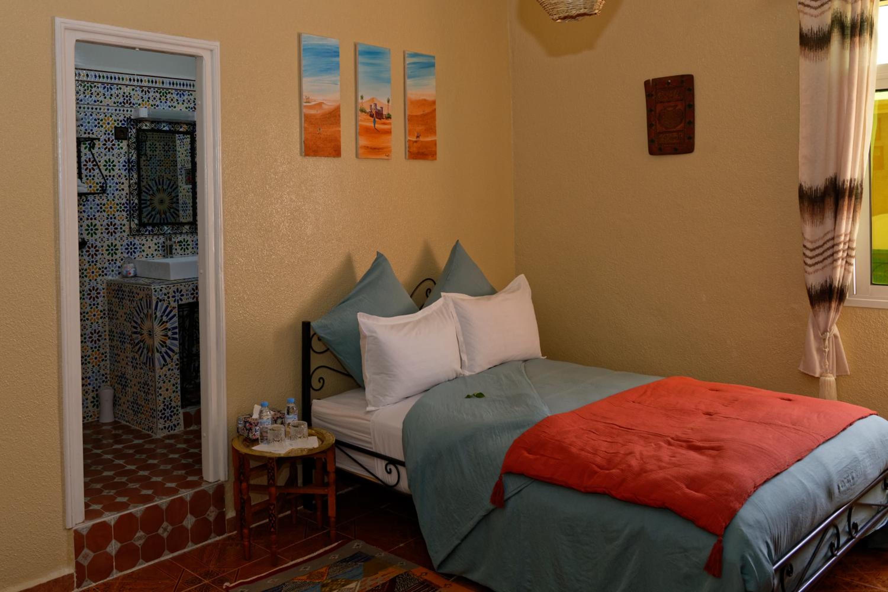 Deluxe Room - Photo 5