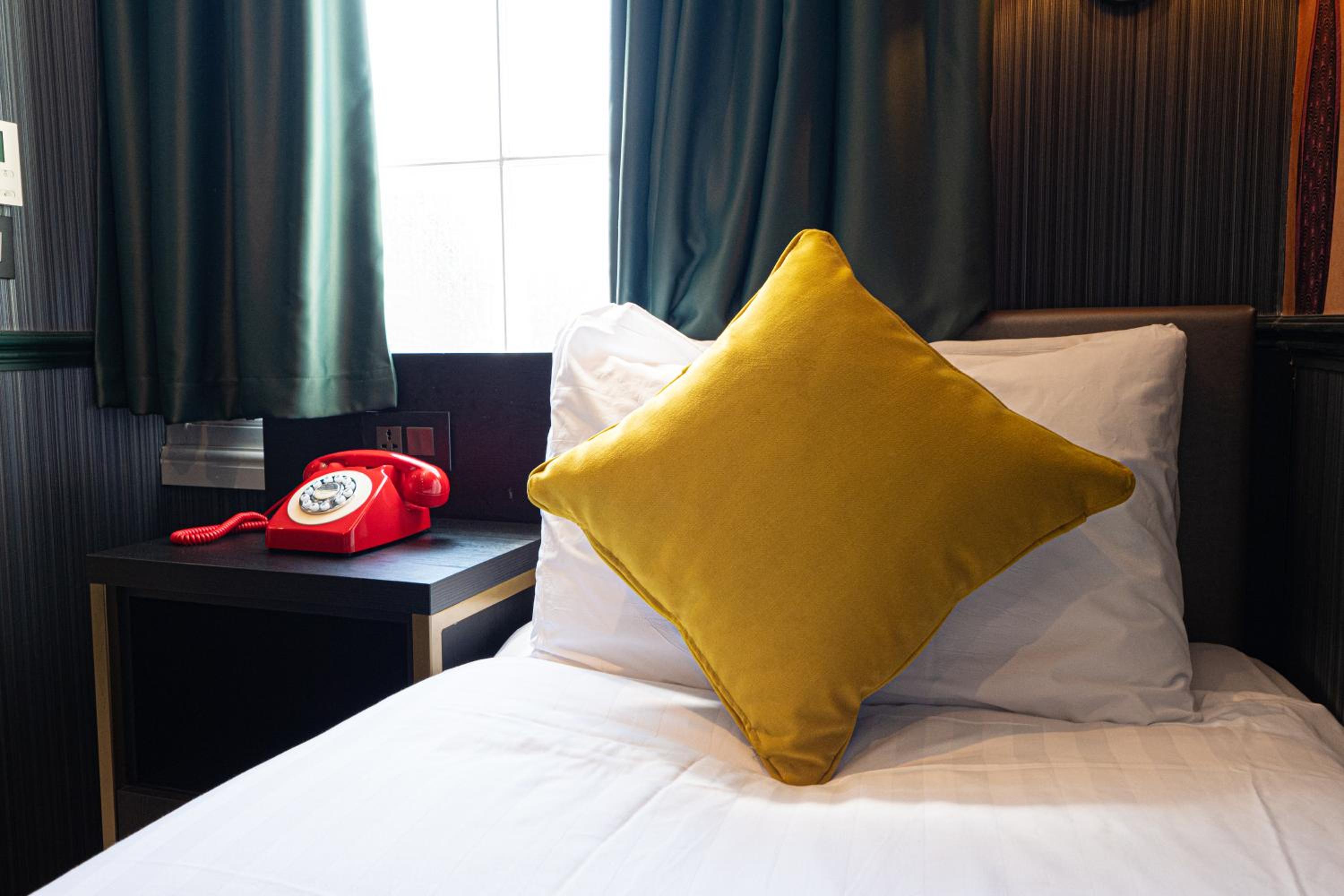 Deluxe Twin Room photo 1