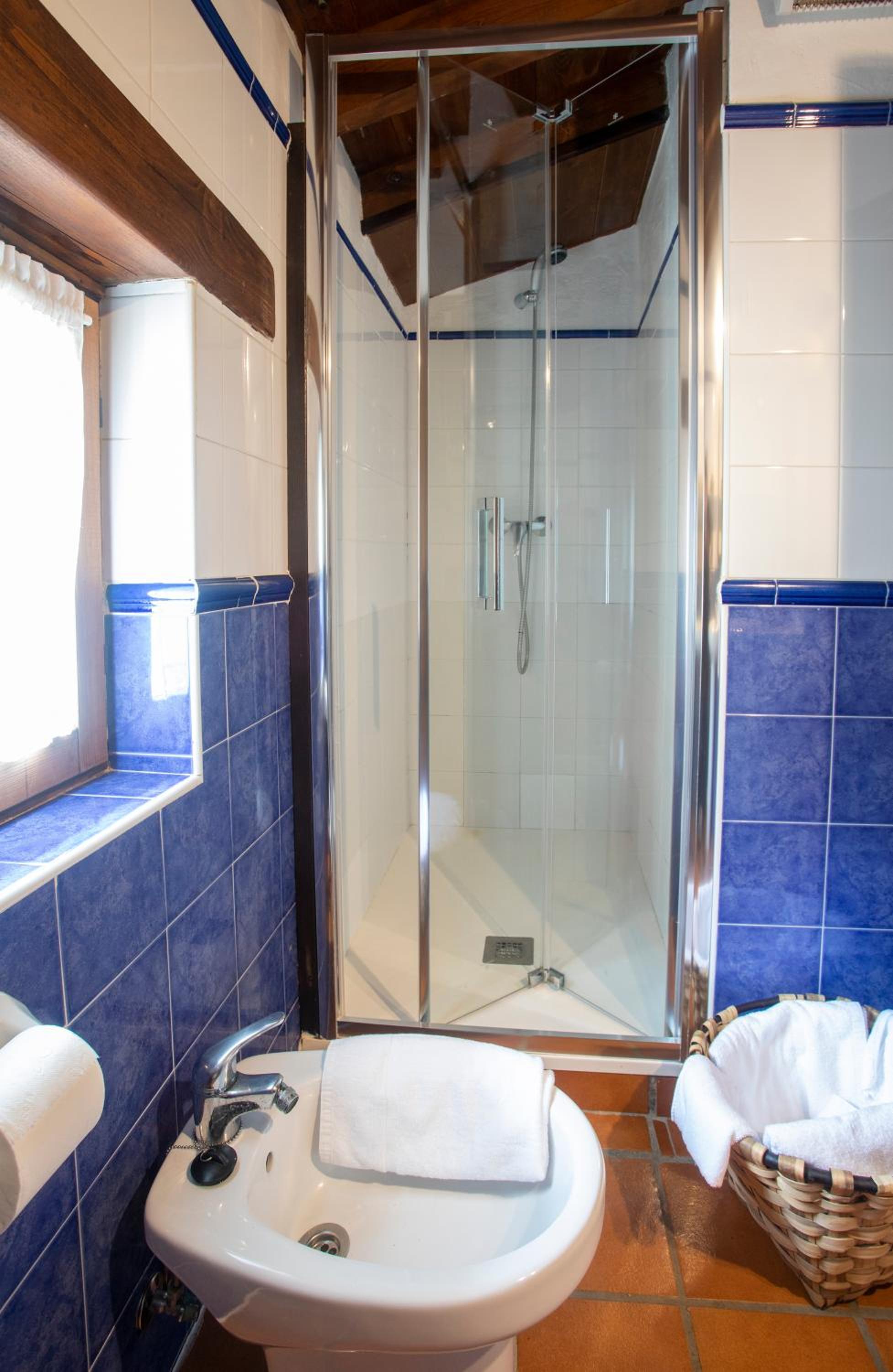 Double Room with Mountain View - Photo 5