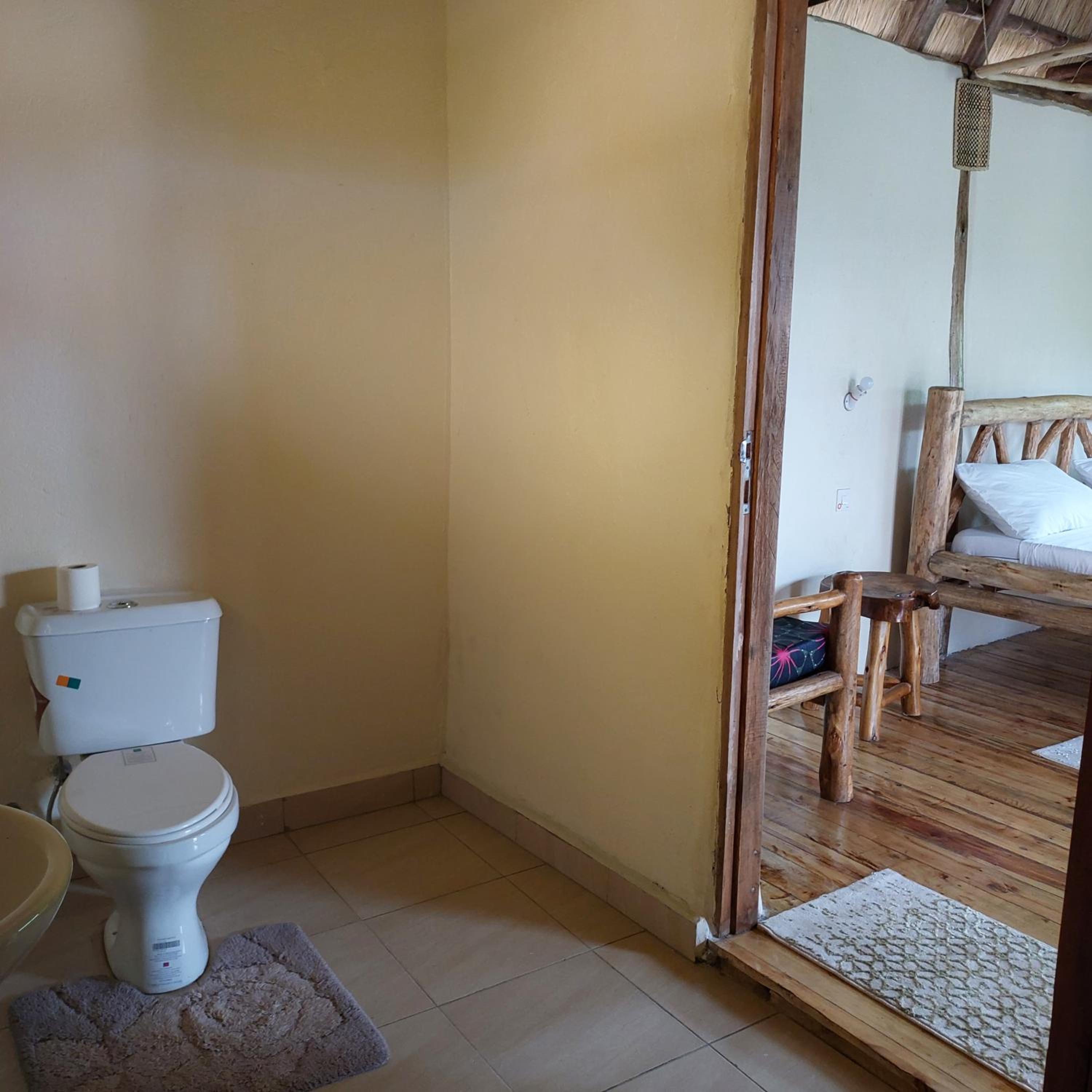 Double or Twin Room with Private Bathroom photo 2