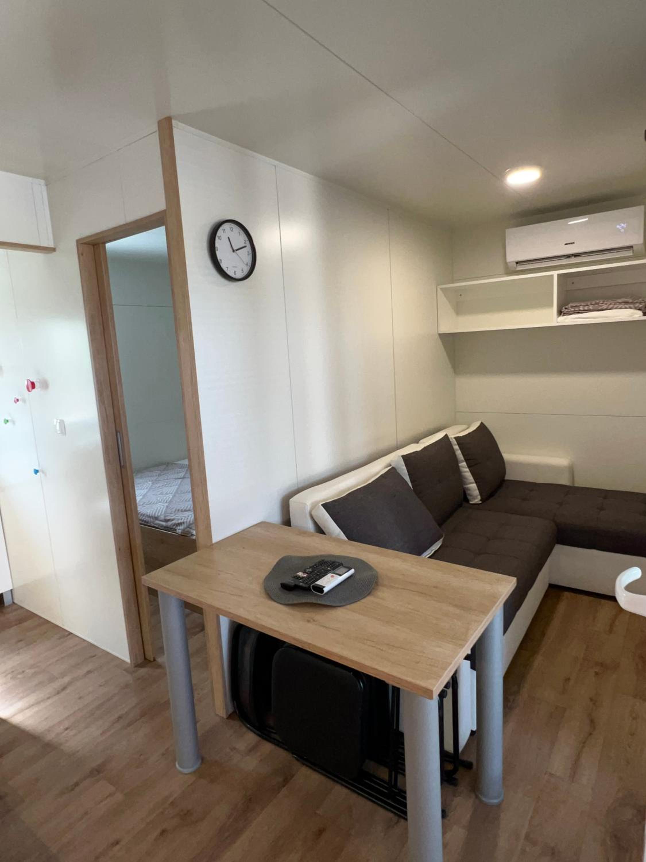 Mobile Home photo 1