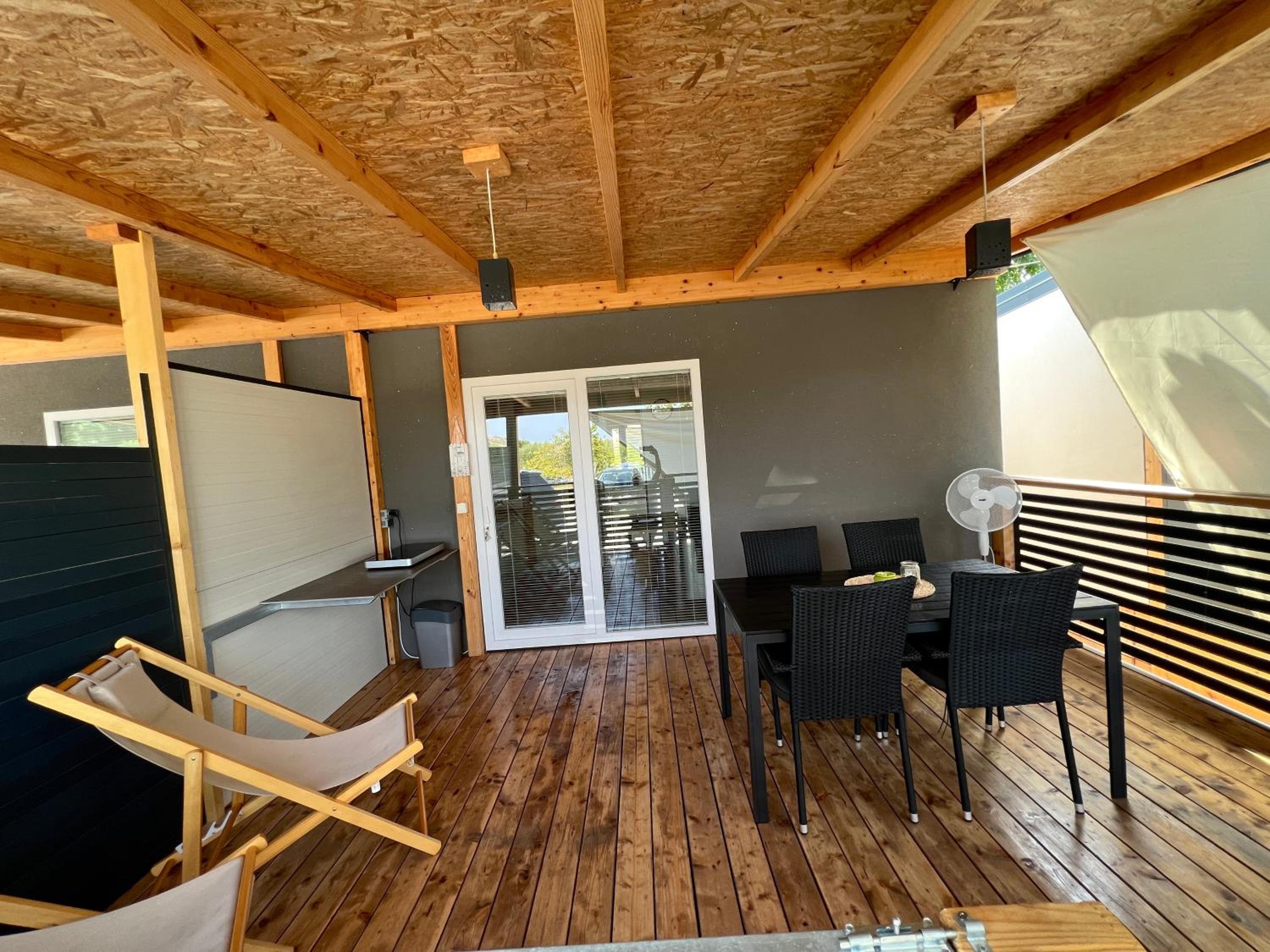 Mobile Home photo 2