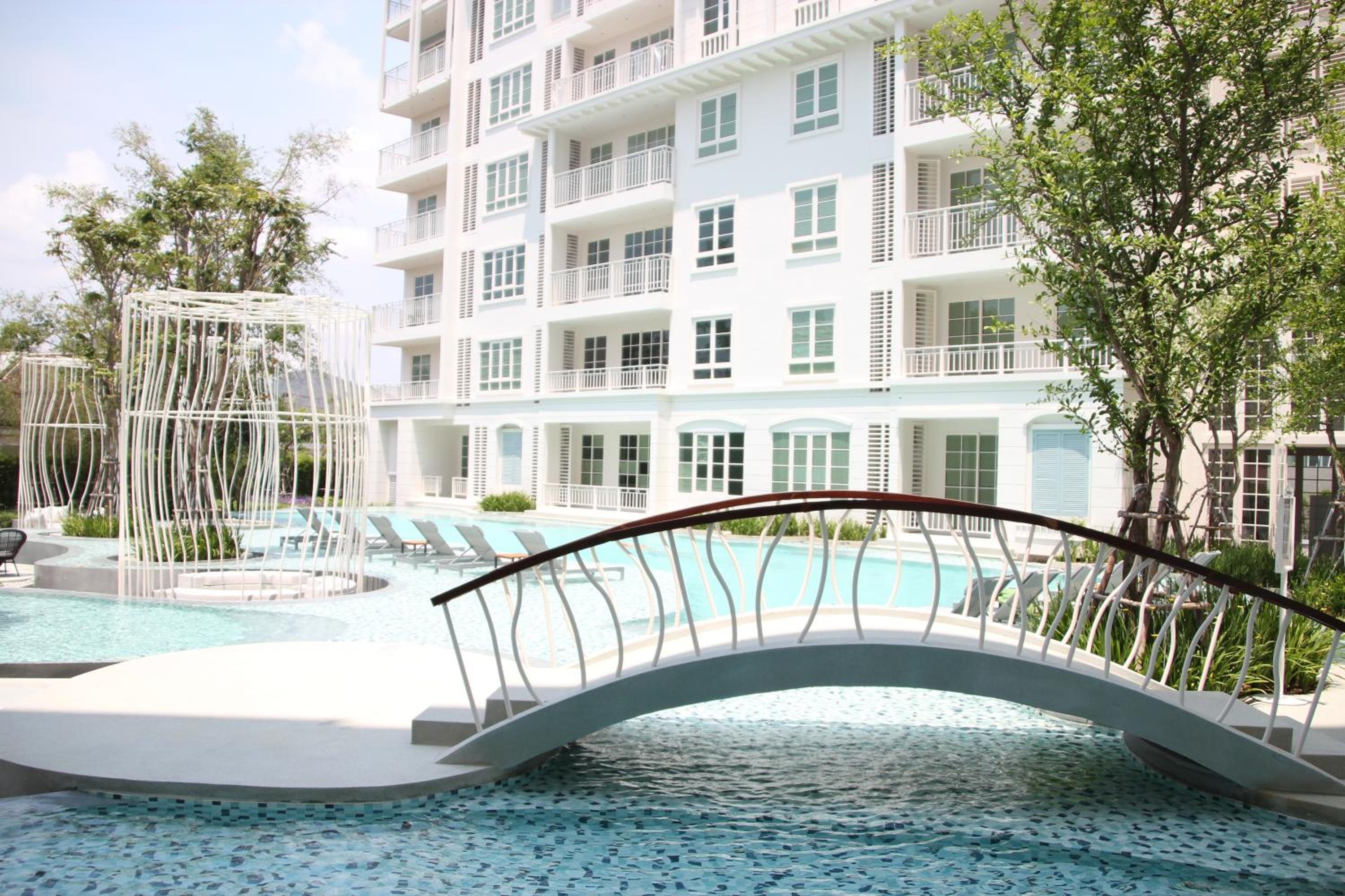 Apartment with Pool View  - Photo 23